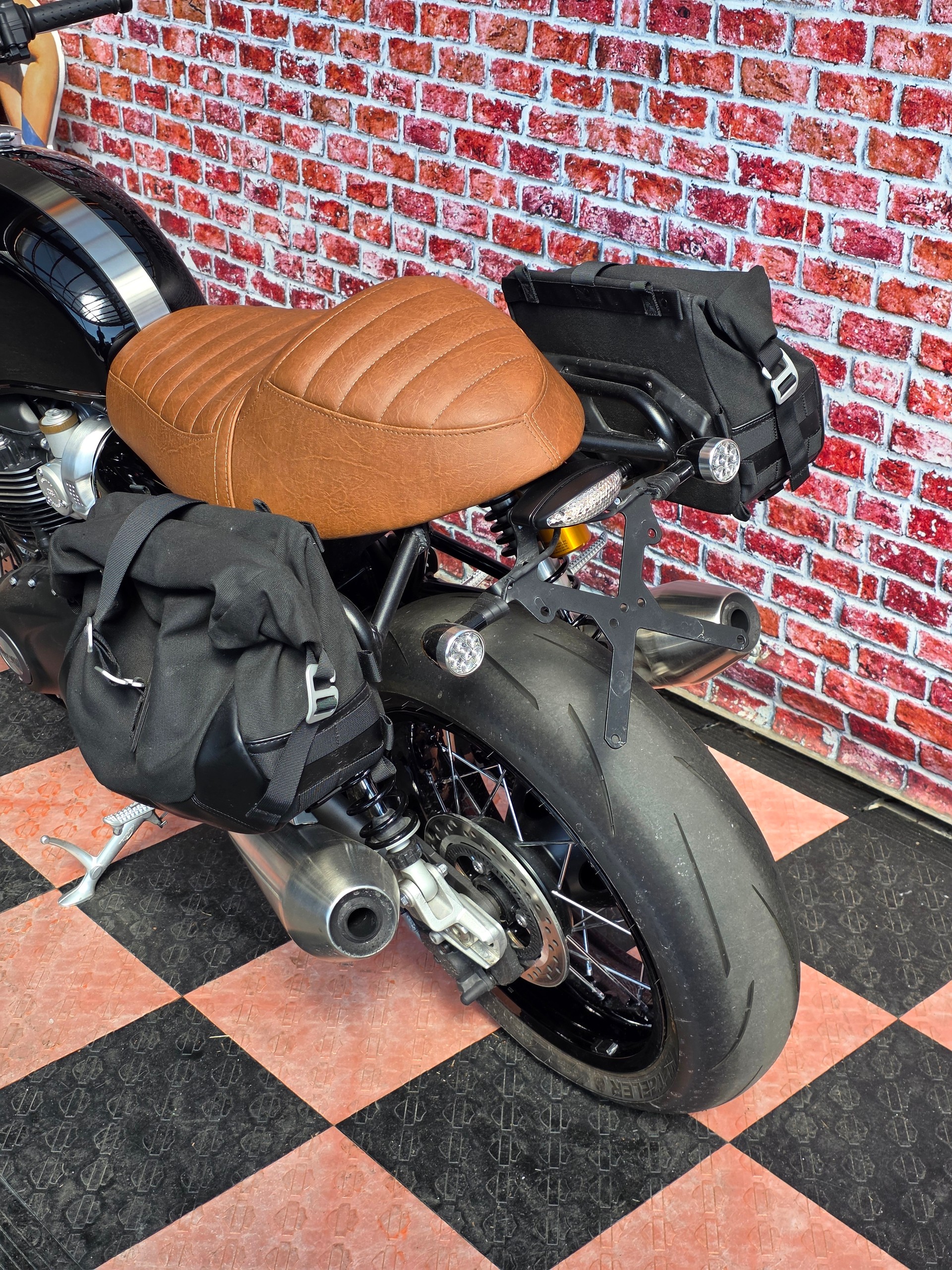 TRIUMPH Thruxton 1200 i RS ABS-image-9
