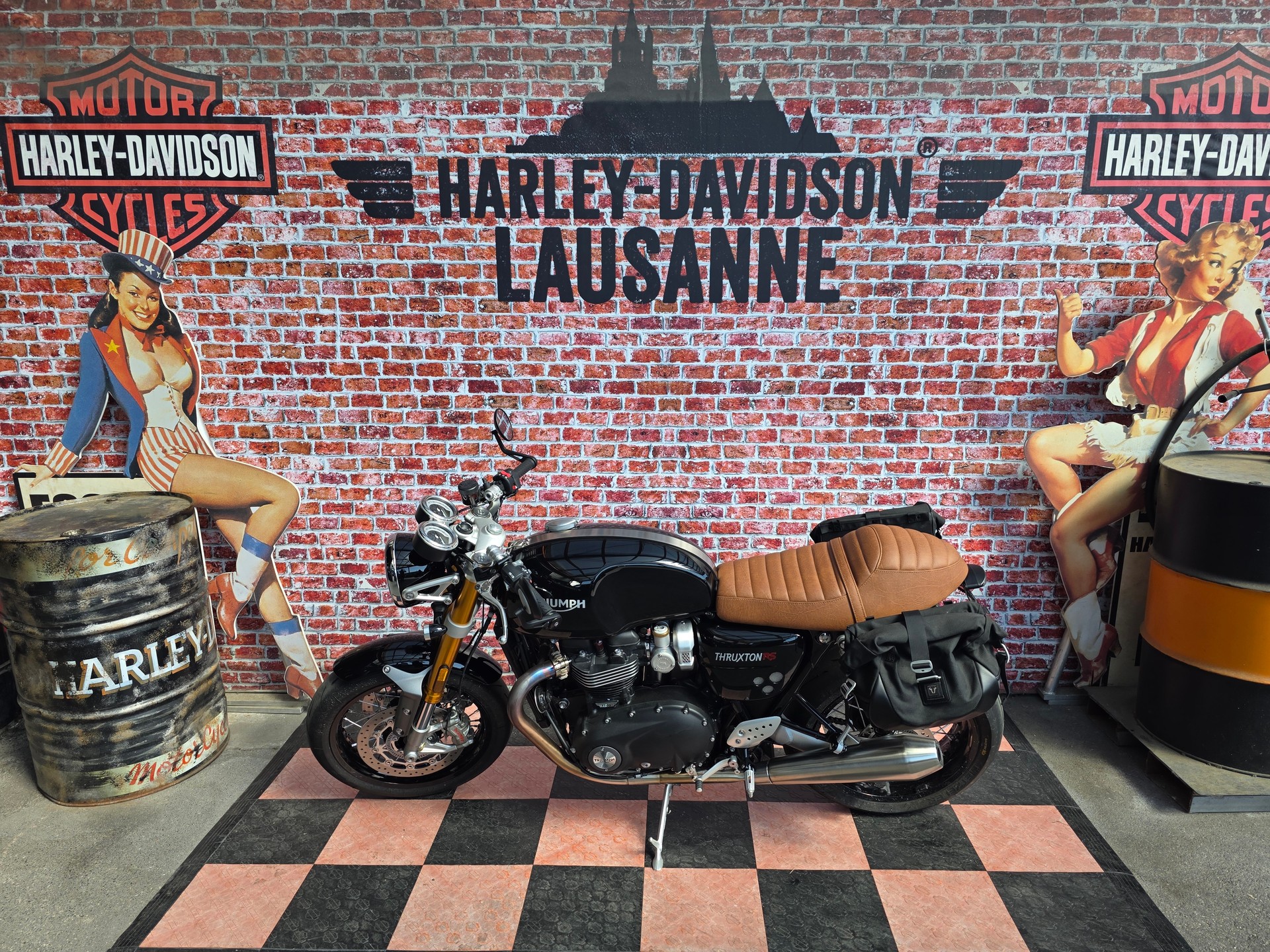 TRIUMPH Thruxton 1200 i RS ABS-showroom-element-1
