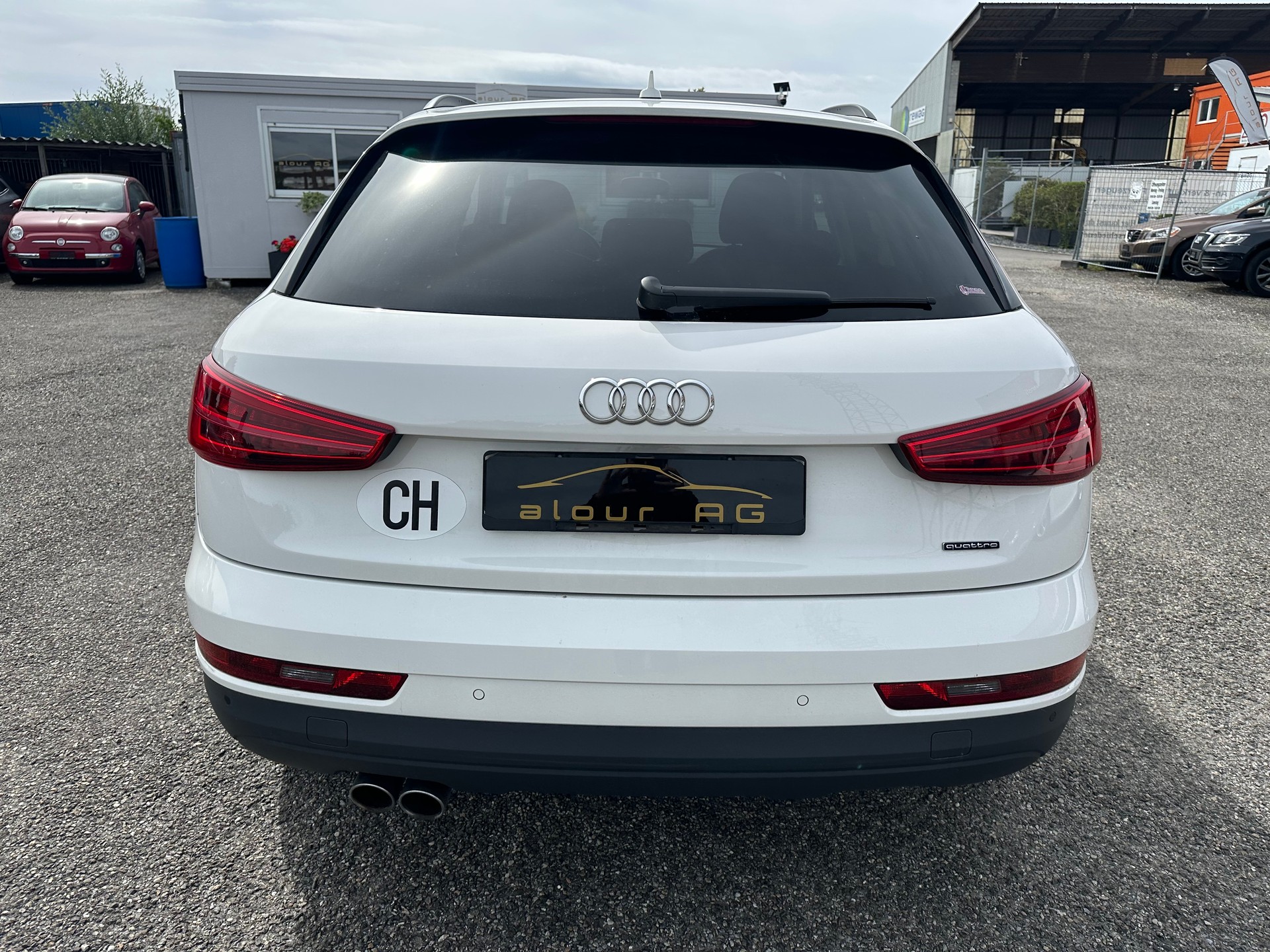 AUDI Q3 2.0 TDI quattro S-tronic-image-4