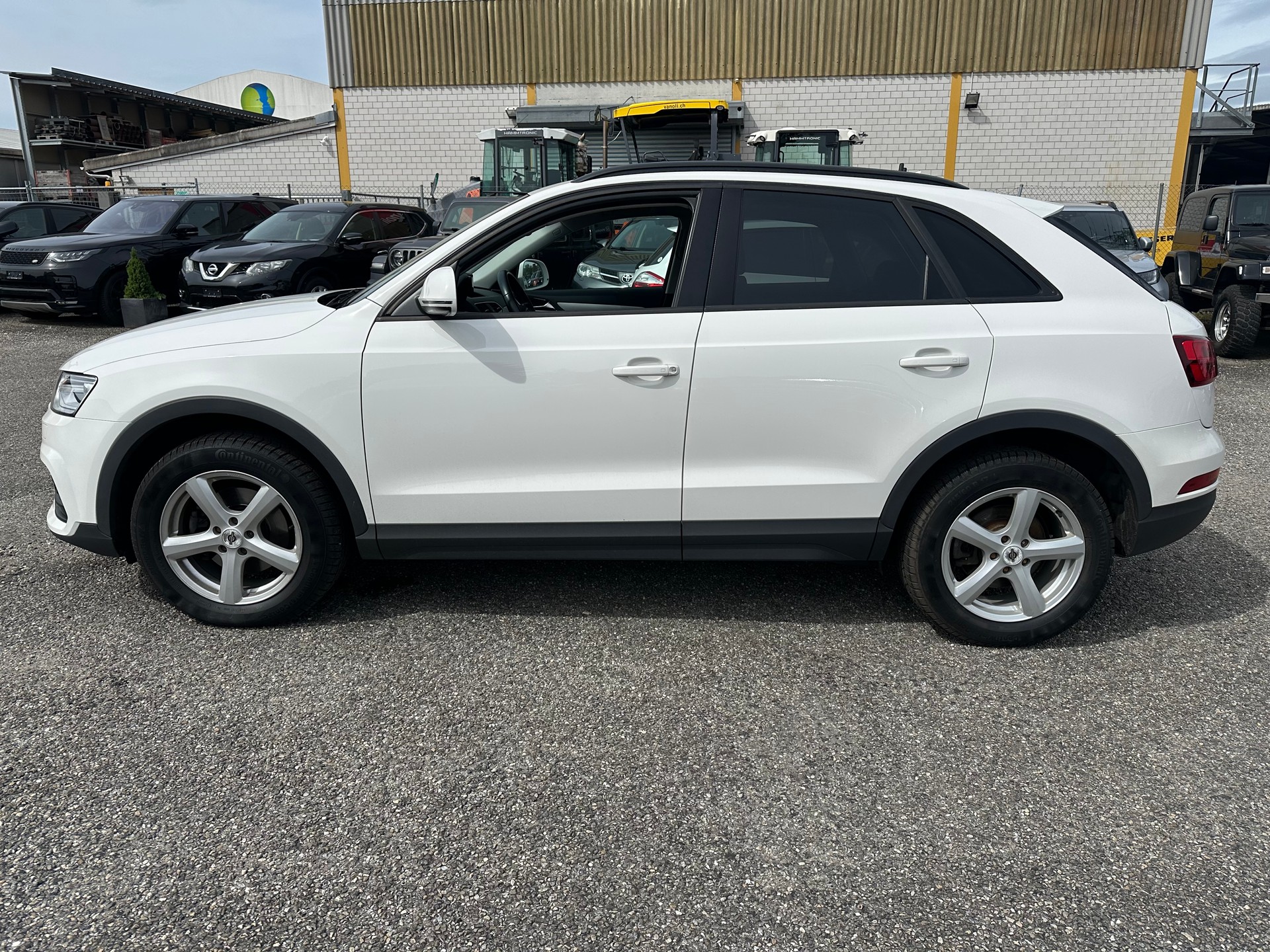 AUDI Q3 2.0 TDI quattro S-tronic-image-7