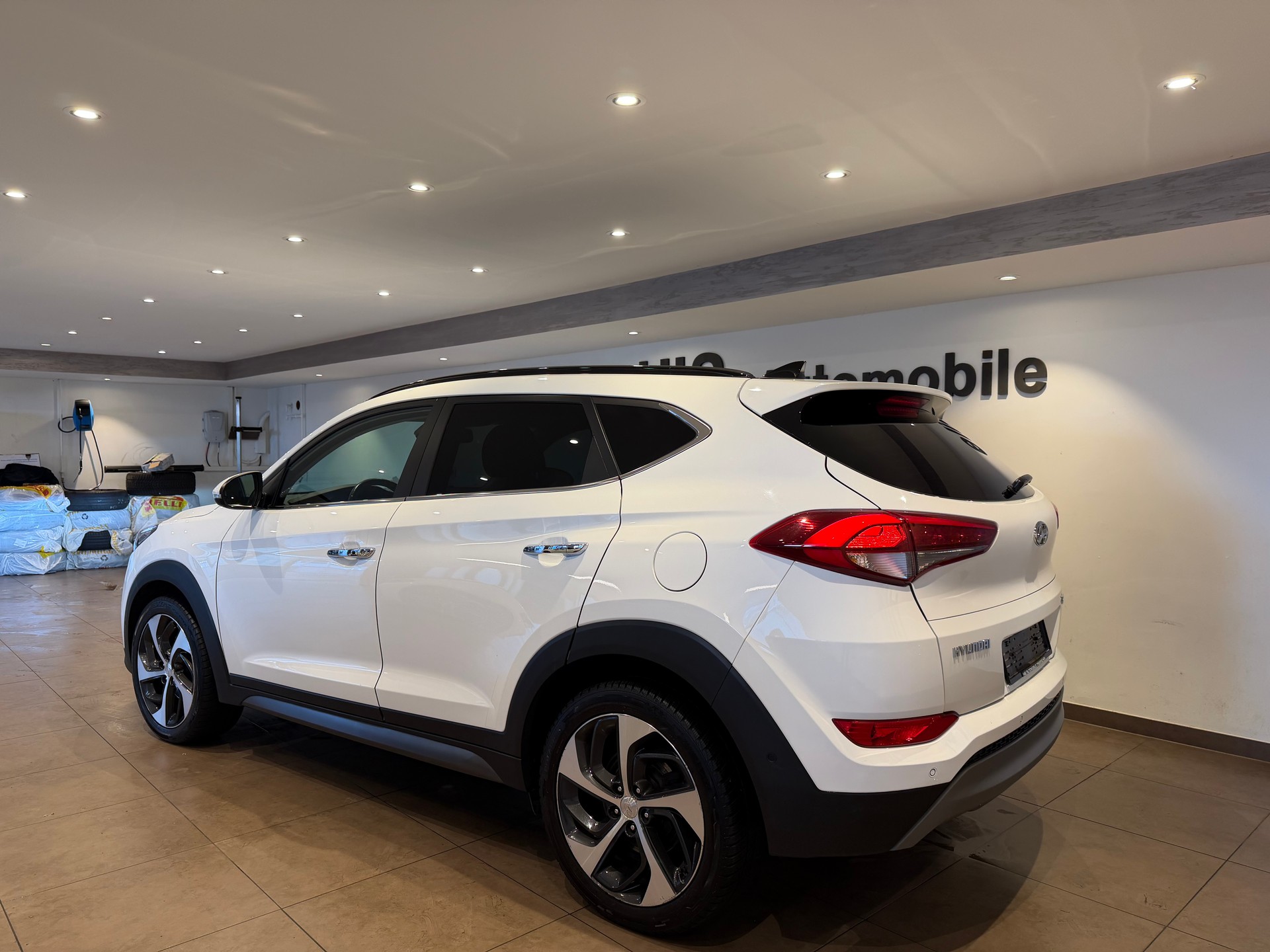 HYUNDAI Tucson 2.0 CRDi 185 Vertex 4WD-image-3