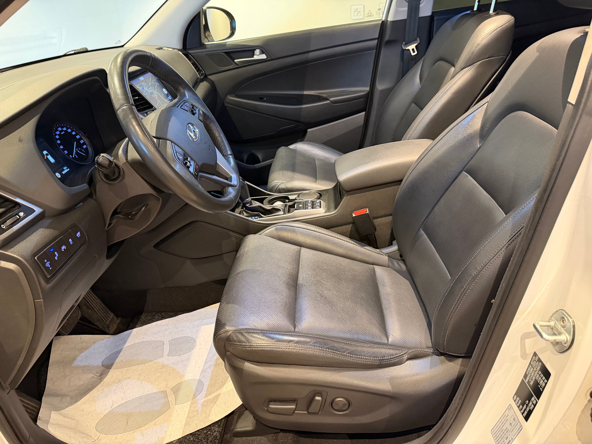 HYUNDAI Tucson 2.0 CRDi 185 Vertex 4WD-image-15