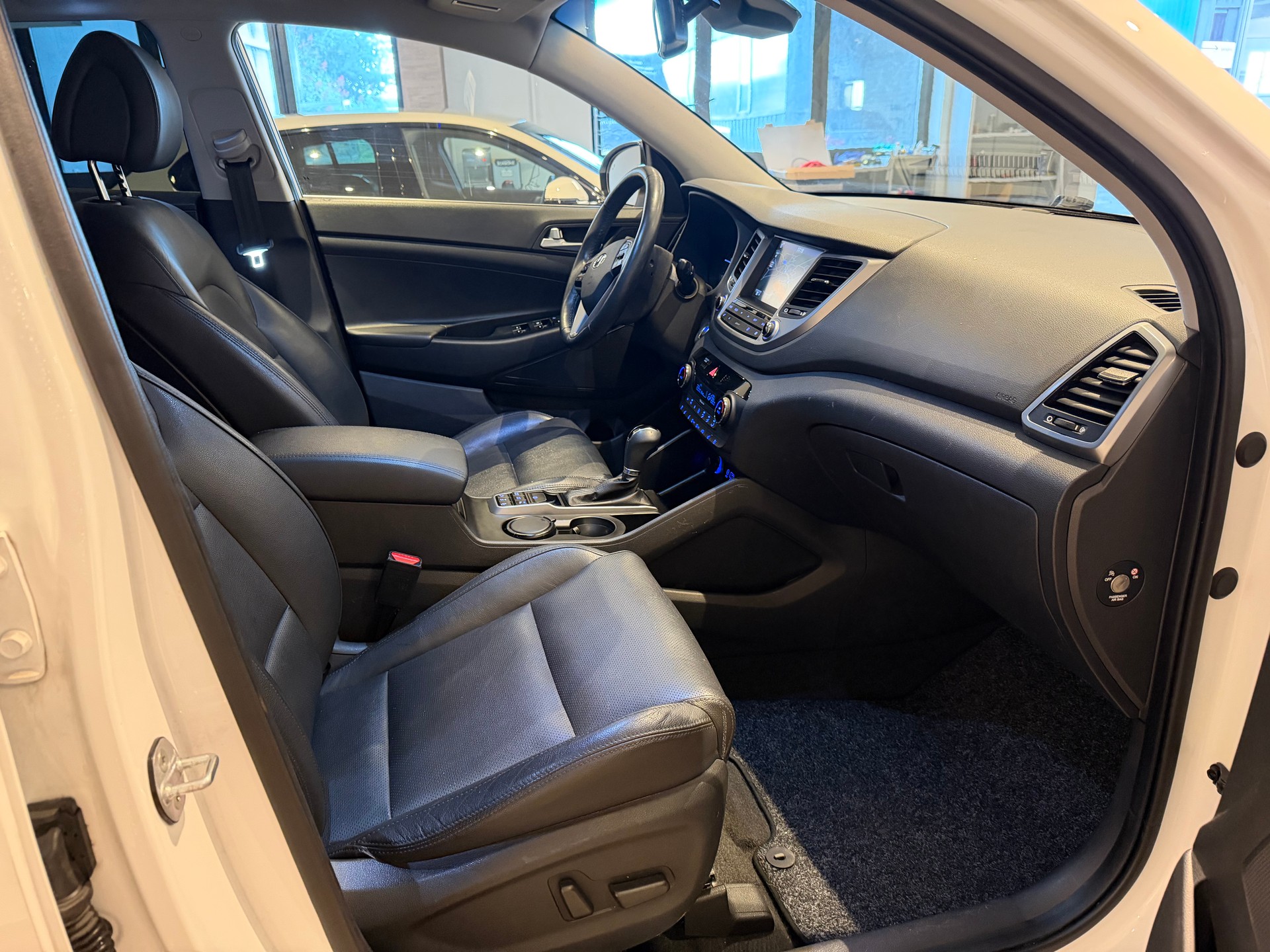 HYUNDAI Tucson 2.0 CRDi 185 Vertex 4WD-image-9