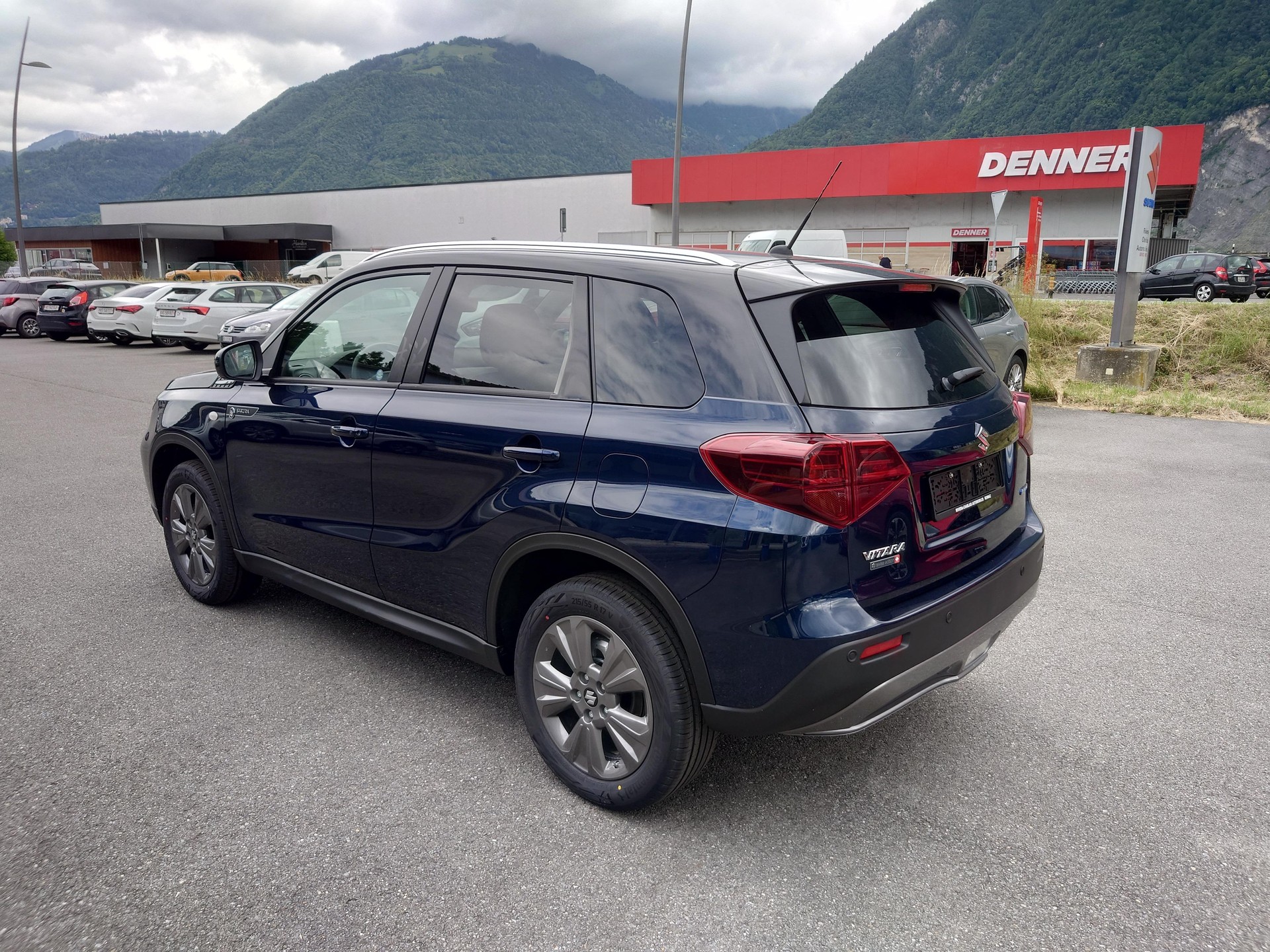 SUZUKI Vitara 1.4 T Sakura Hybrid 4x4-image-4