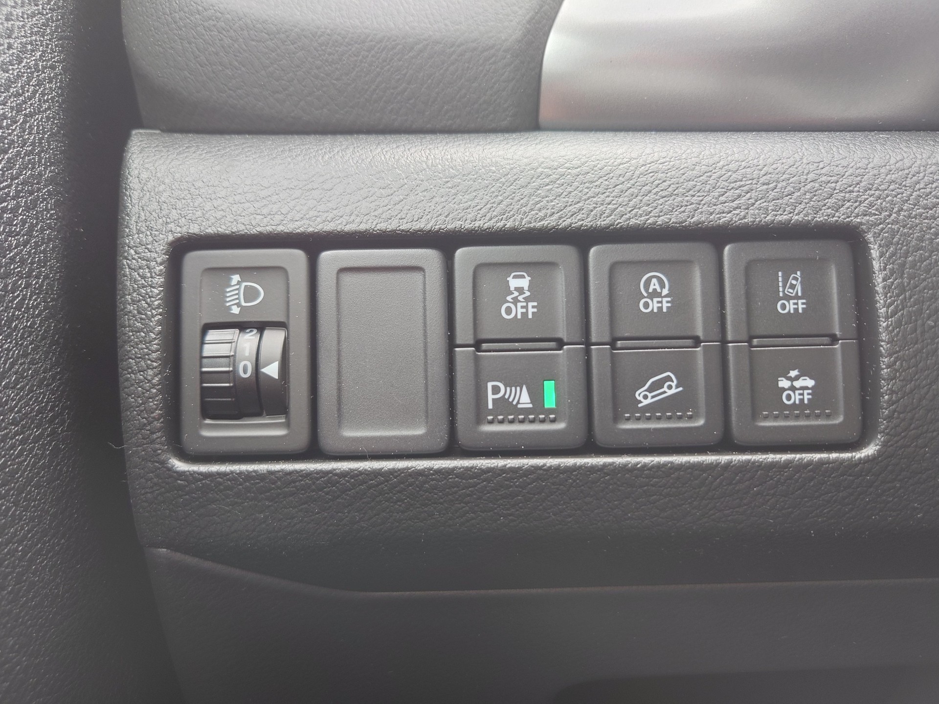SUZUKI Vitara 1.4 T Sakura Hybrid 4x4-image-9