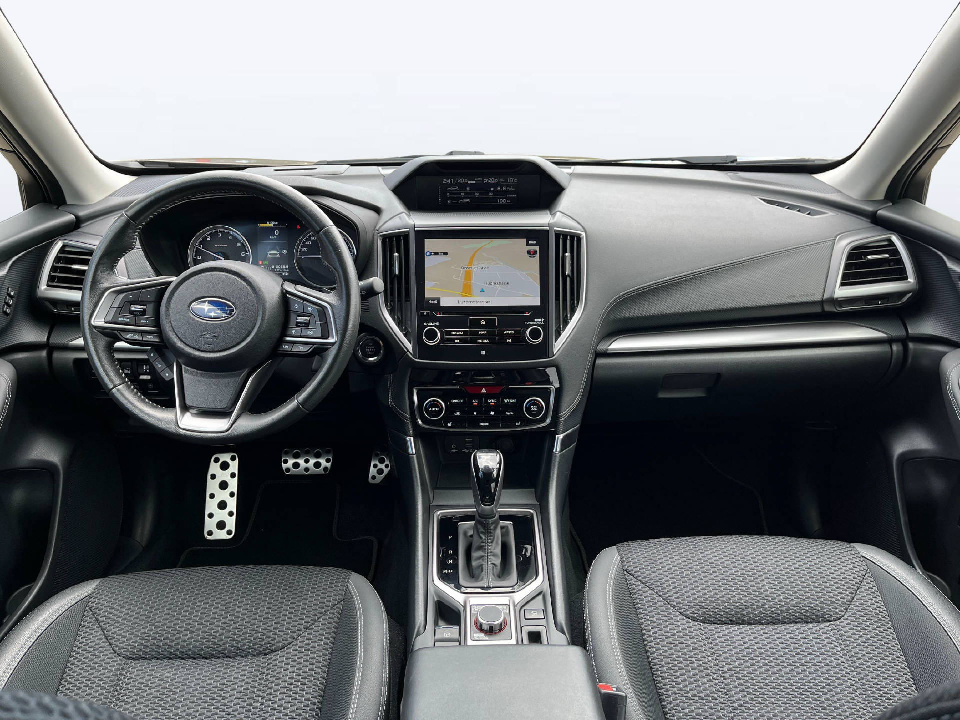 SUBARU Forester Station 2.0i e-Boxer Swiss Plus-image-9