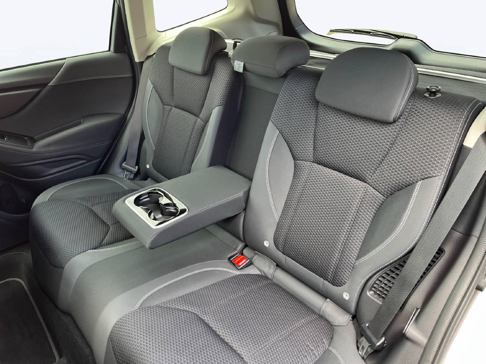SUBARU Forester Station 2.0i e-Boxer Swiss Plus-image-10