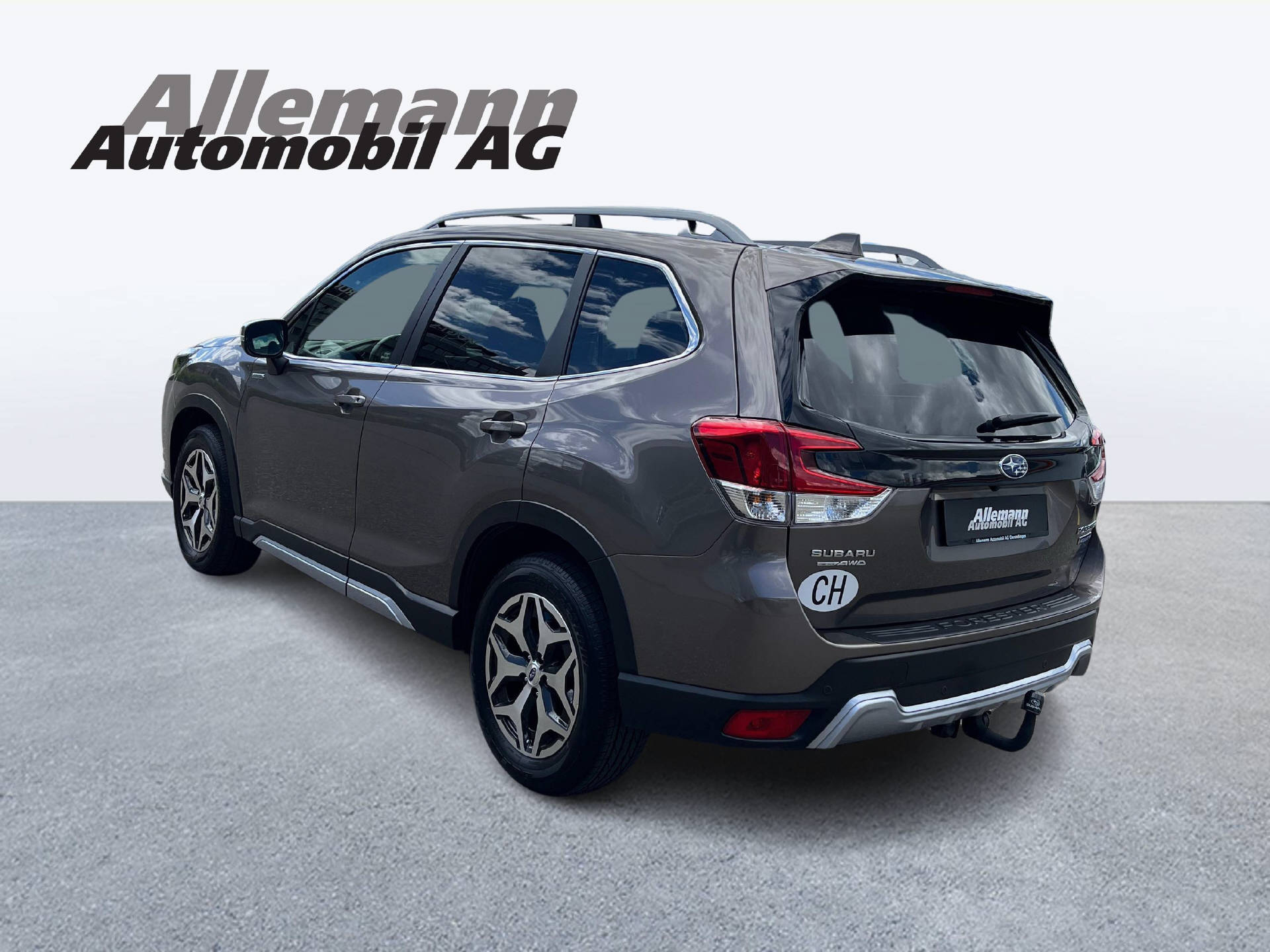 SUBARU Forester Station 2.0i e-Boxer Swiss Plus-image-5