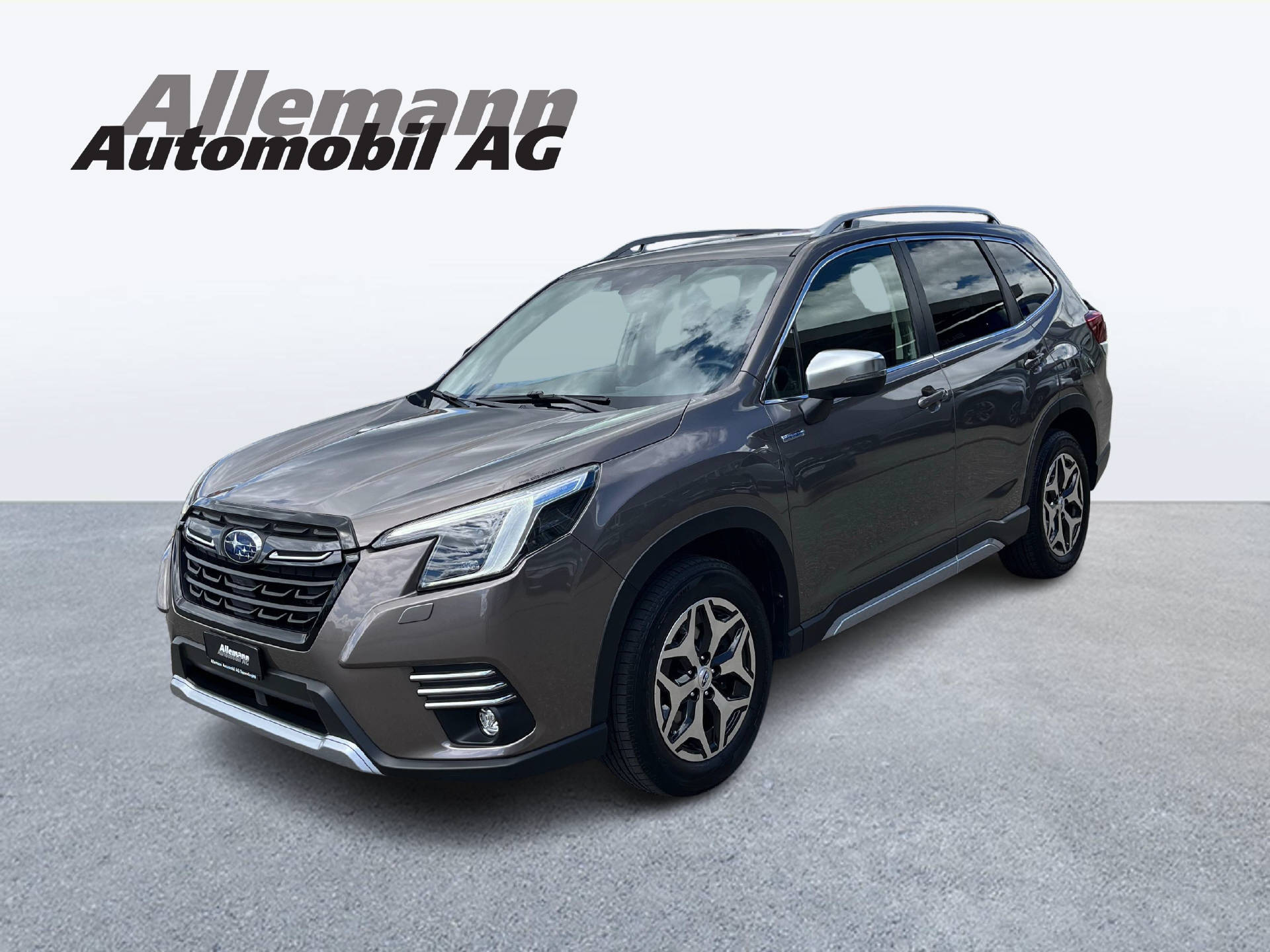 SUBARU Forester Station 2.0i e-Boxer Swiss Plus-image-0