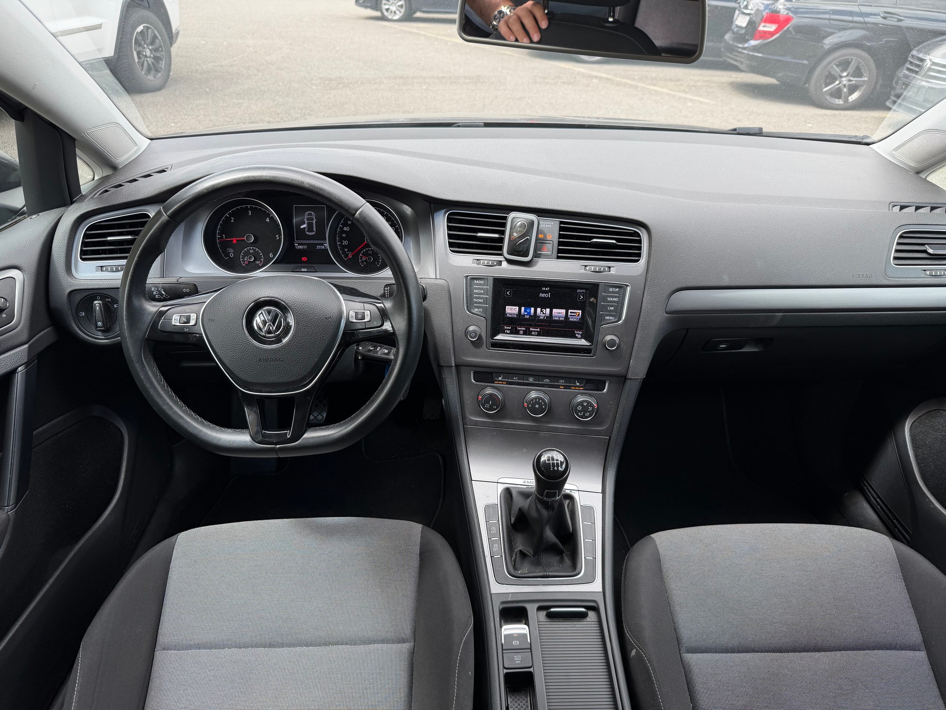 VW Golf 1.6 TDI 4Motion-image-10