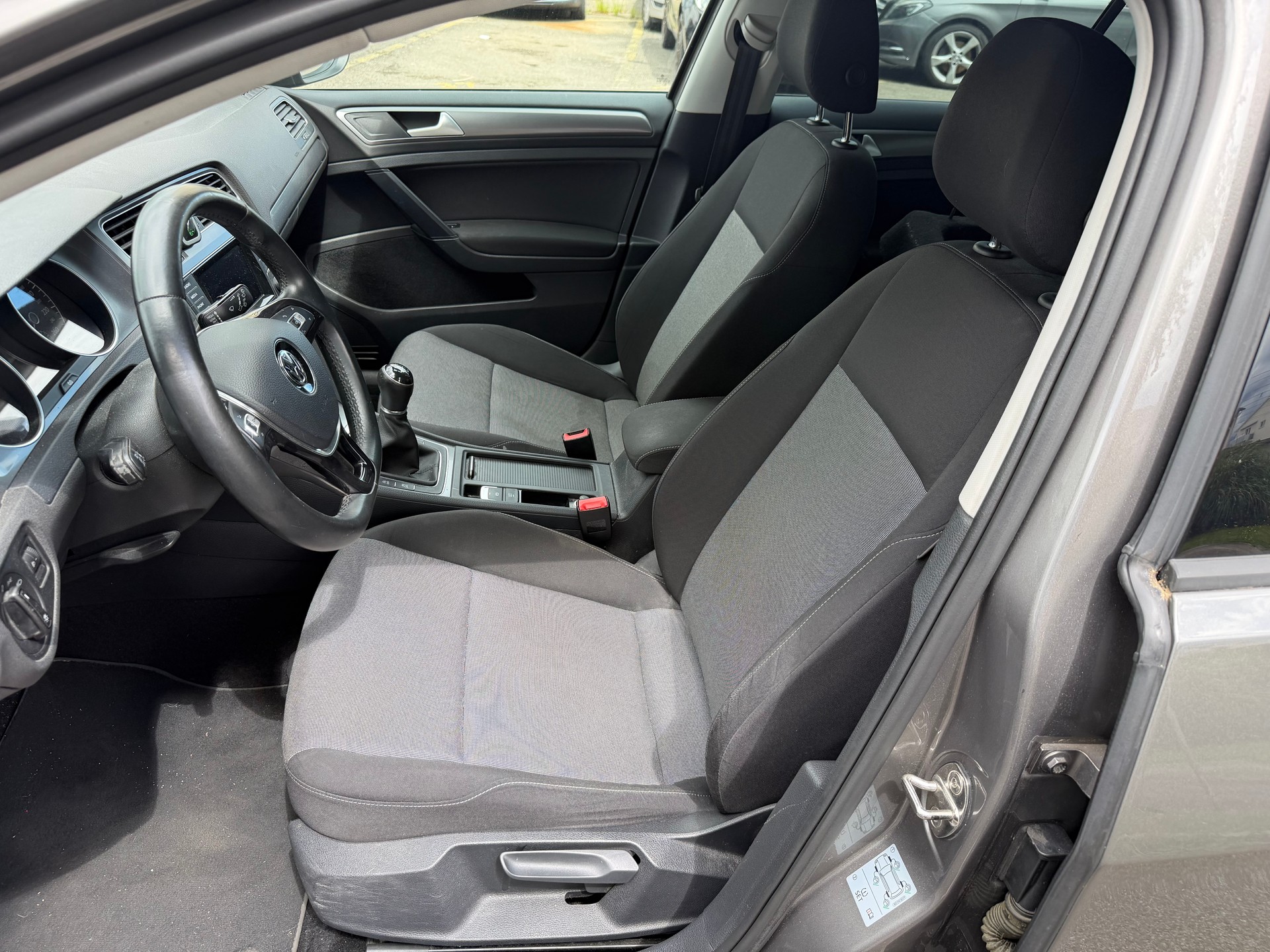 VW Golf 1.6 TDI 4Motion-image-7