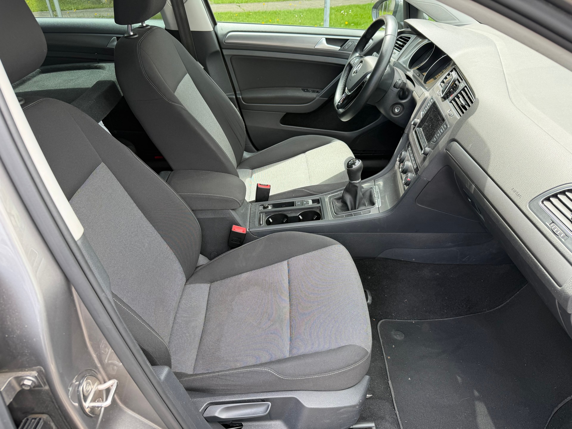 VW Golf 1.6 TDI 4Motion-image-6