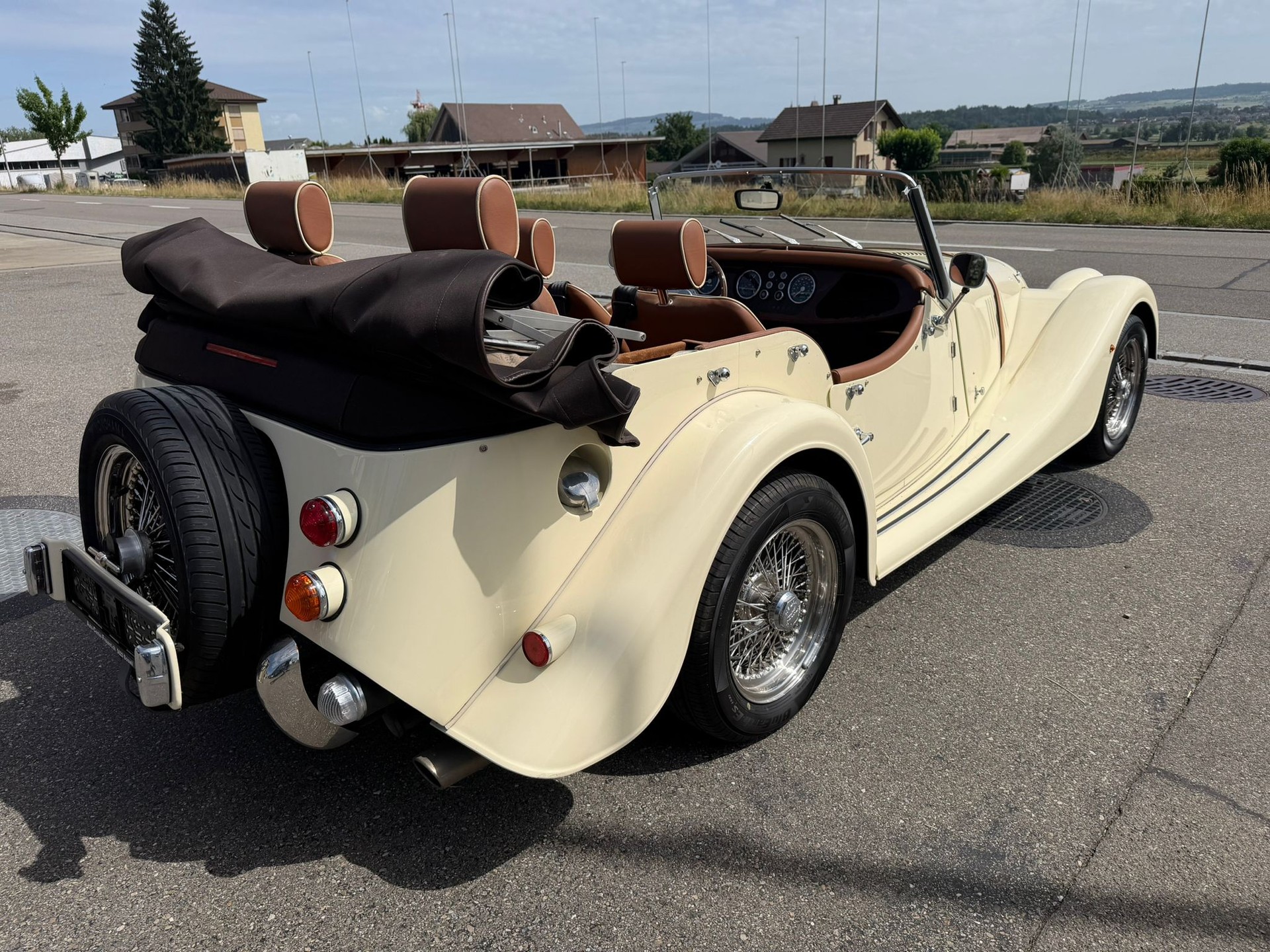 MORGAN Plus 4 2.0 Swiss Pack-image-4