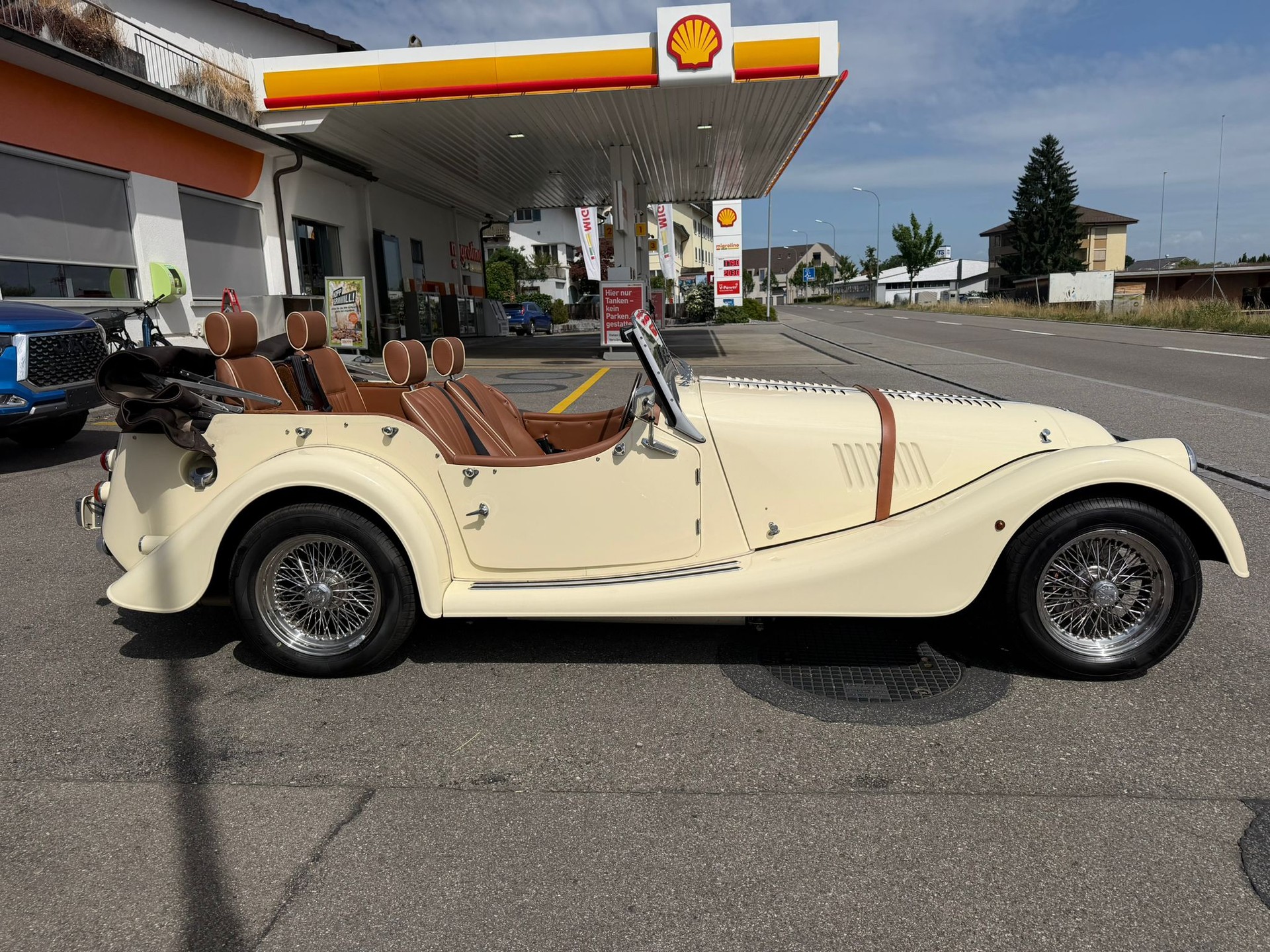 MORGAN Plus 4 2.0 Swiss Pack-image-5