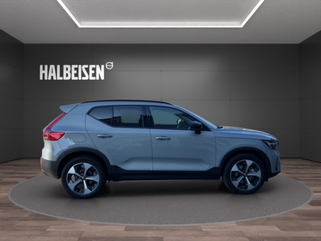 VOLVO XC40 2.0 B4 MH Plus Dark-image-3
