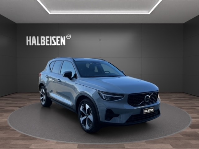 VOLVO XC40 2.0 B4 MH Plus Dark-image-2