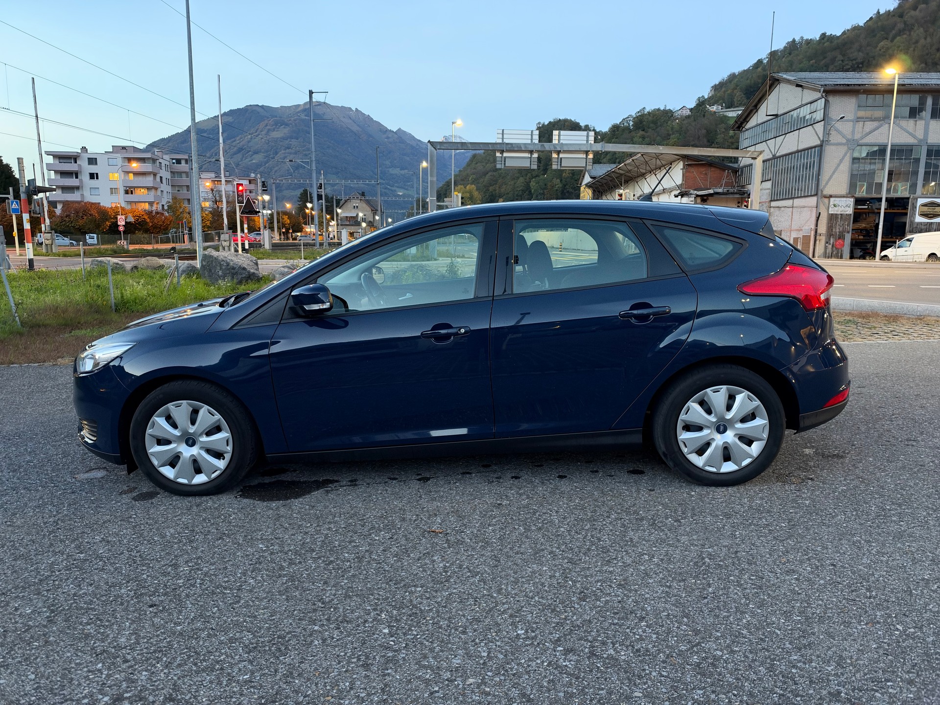 FORD Focus 1.0 SCTi Trend Automatic-image-7