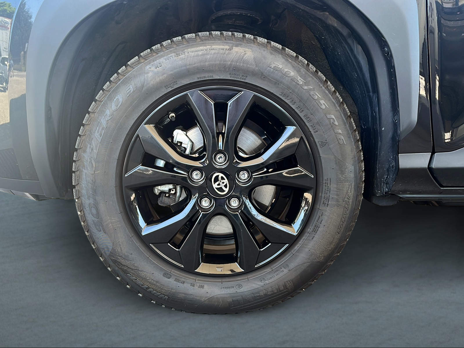 TOYOTA Yaris Cross 1.5 Trend AWDi e-CVT-image-4