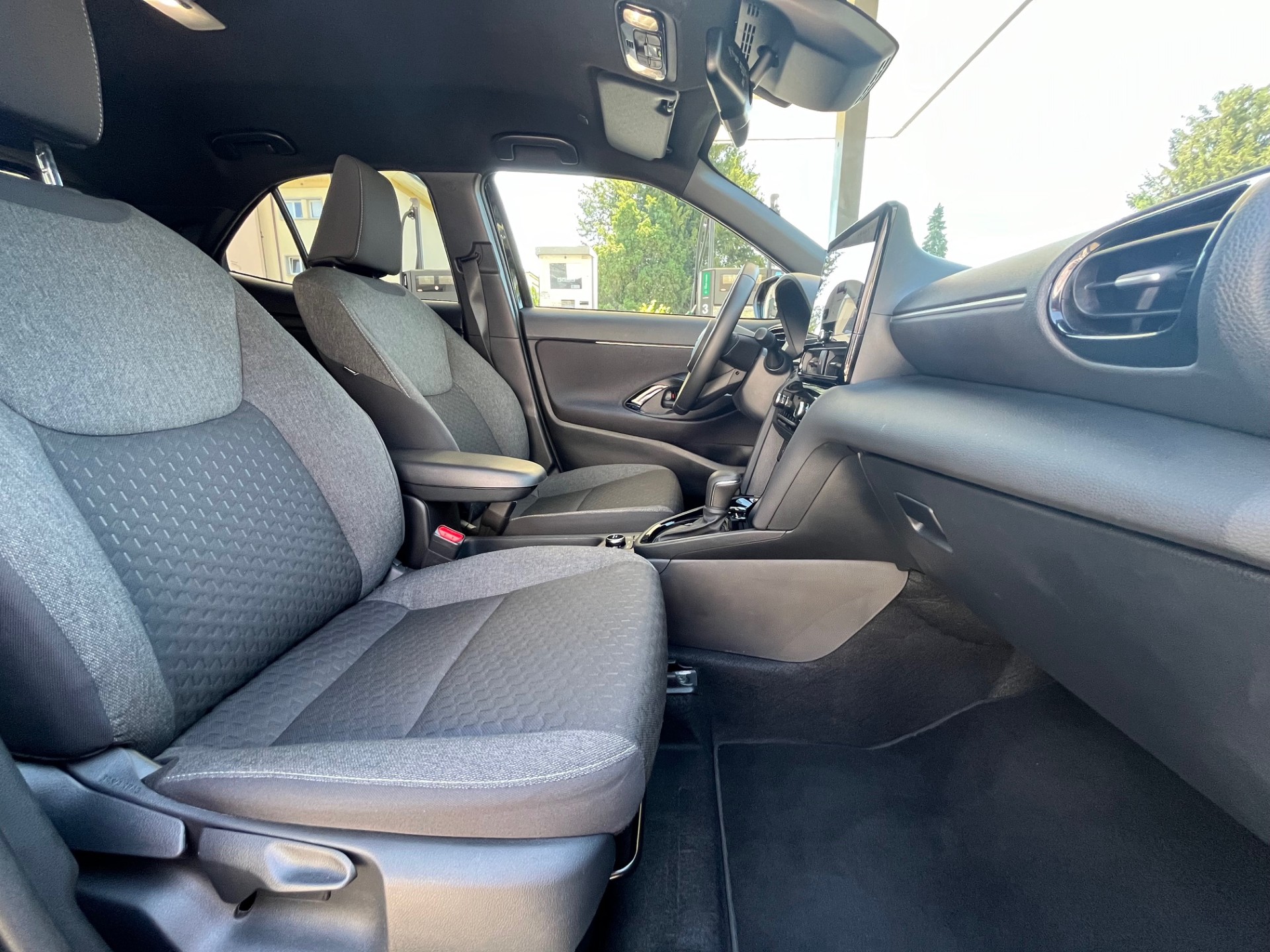 TOYOTA Yaris Cross 1.5 Trend AWDi e-CVT-image-6
