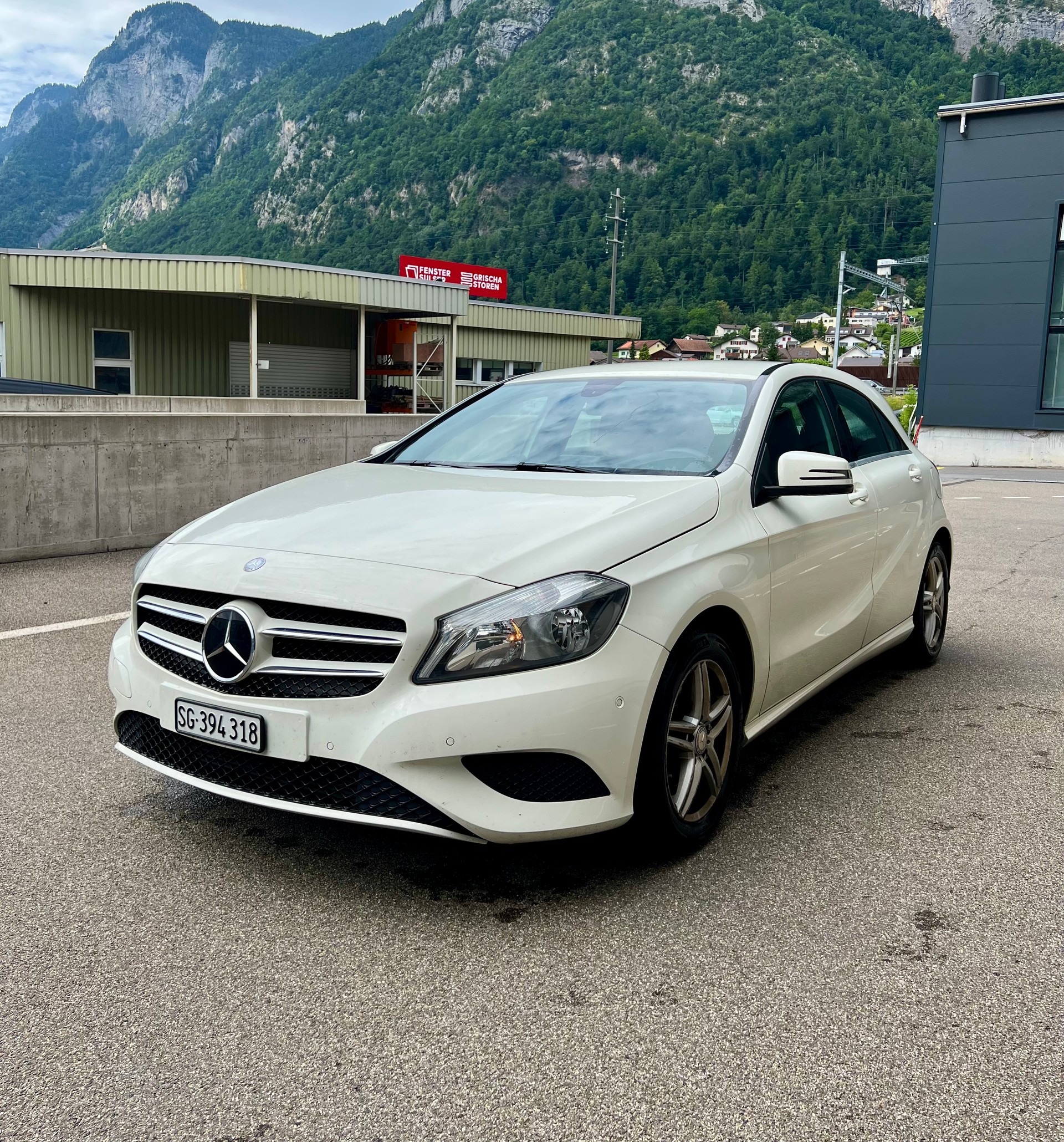 MERCEDES-BENZ A 180-image-1