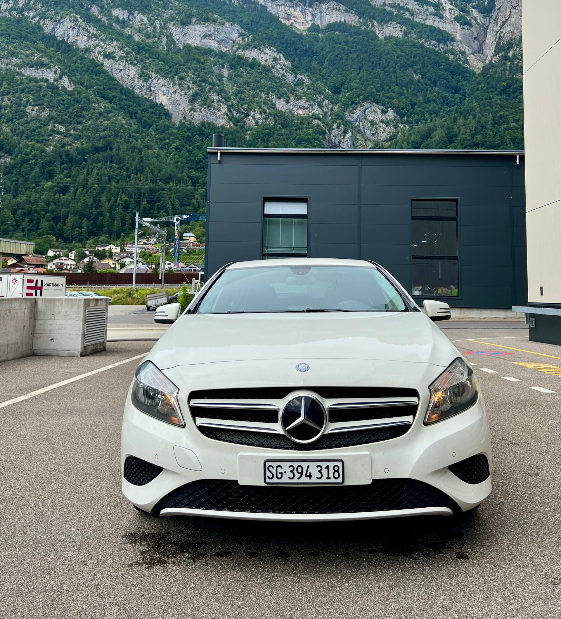 MERCEDES-BENZ A 180-image-0