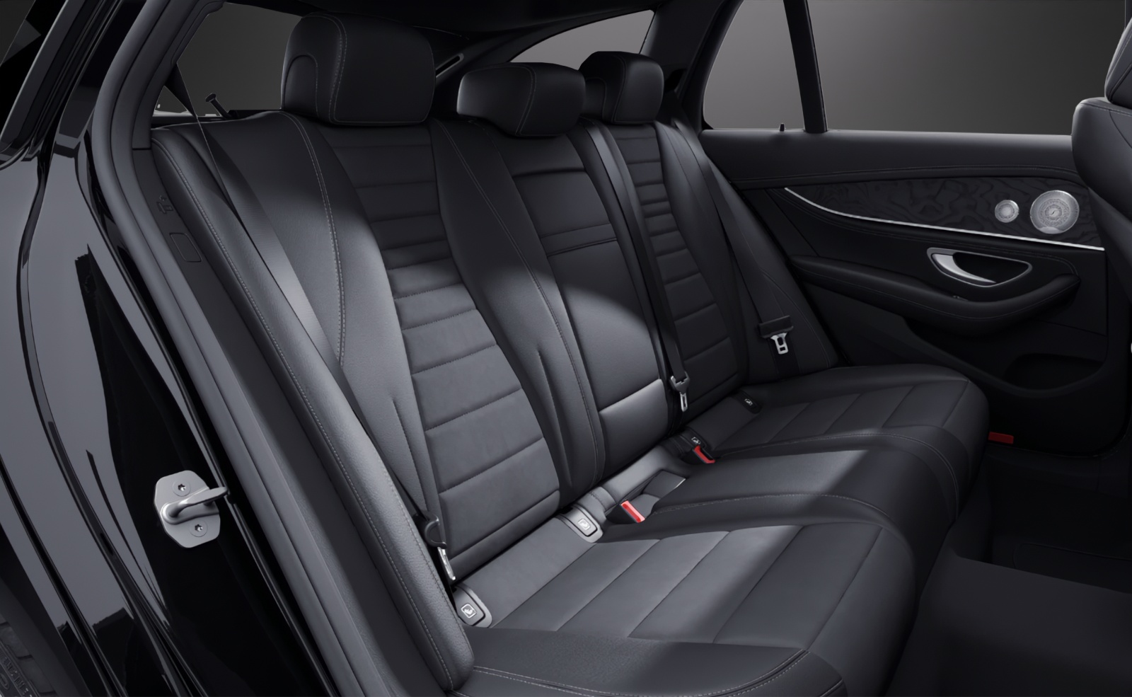 MERCEDES-BENZ E 220 d T 4Matic AMG Line 9G-Tronic-image-8