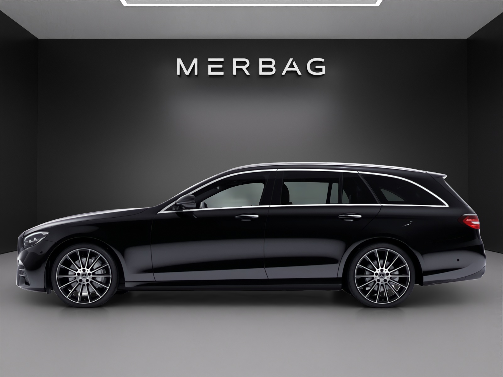 MERCEDES-BENZ E 220 d T 4Matic AMG Line 9G-Tronic-image-2