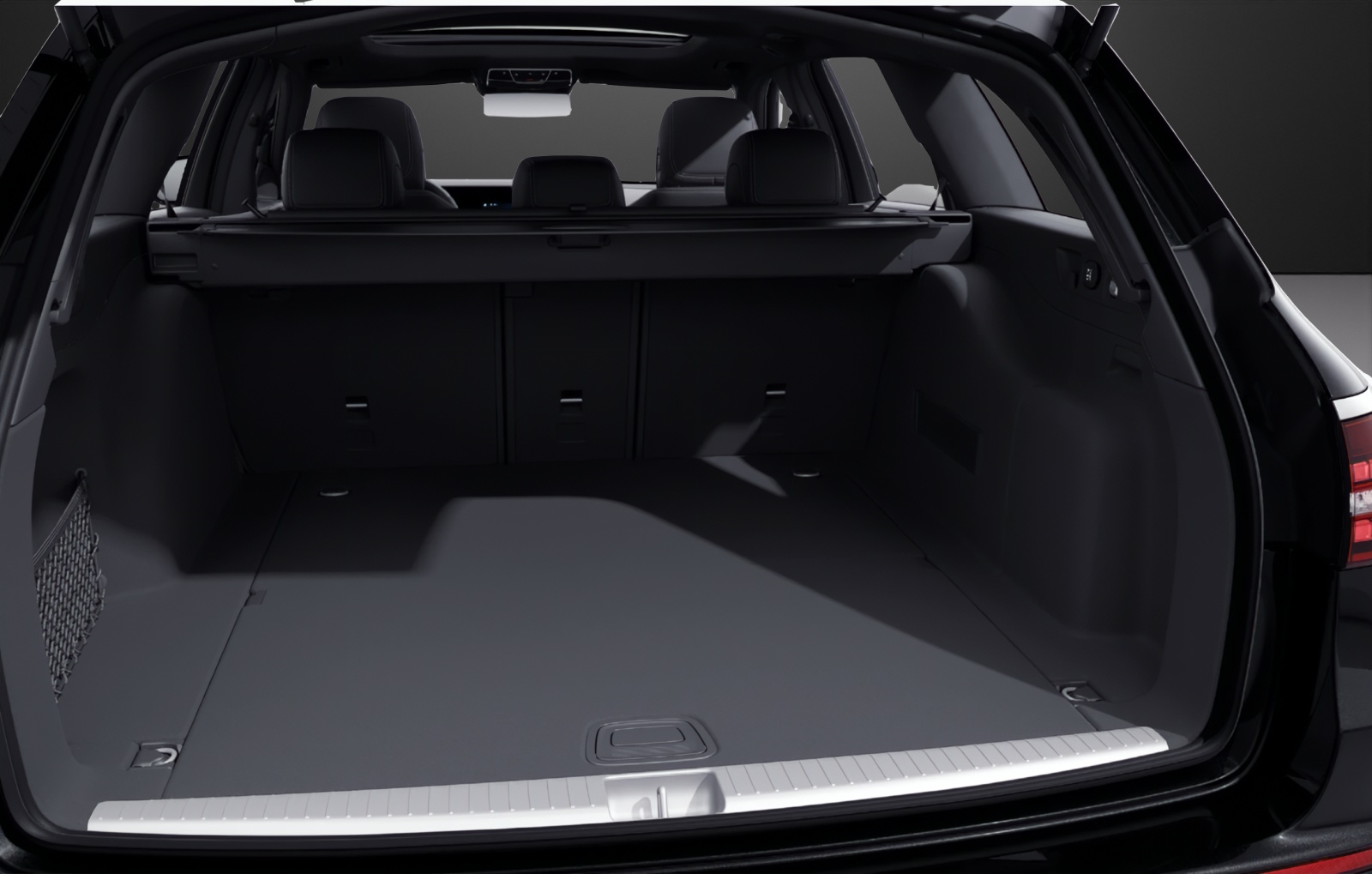 MERCEDES-BENZ E 220 d T 4Matic AMG Line 9G-Tronic-image-10