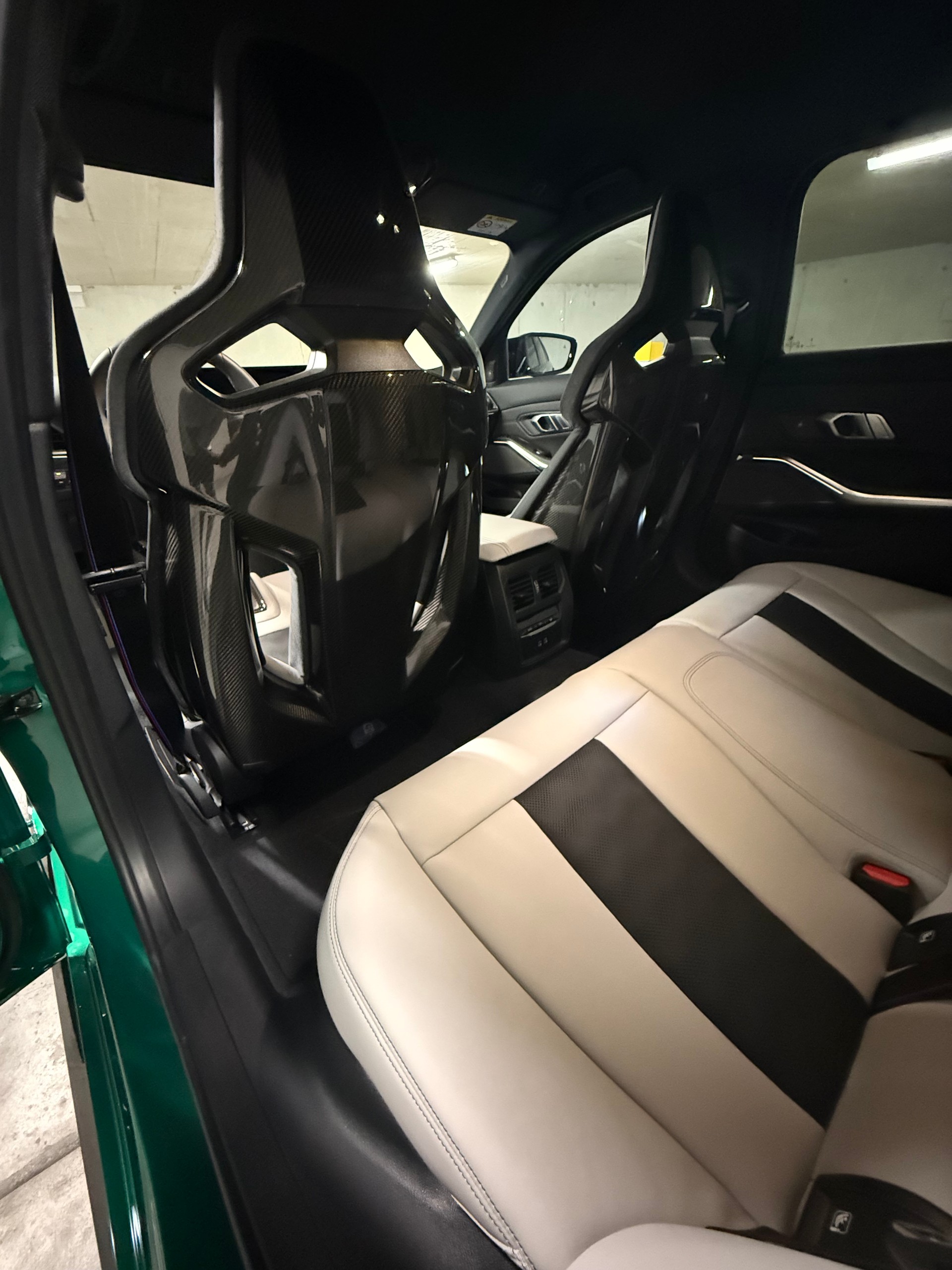 BMW M3 Competition xDrive - CH🇨🇭Auto - Full Carbone - Freins carbone Céramique-image-14