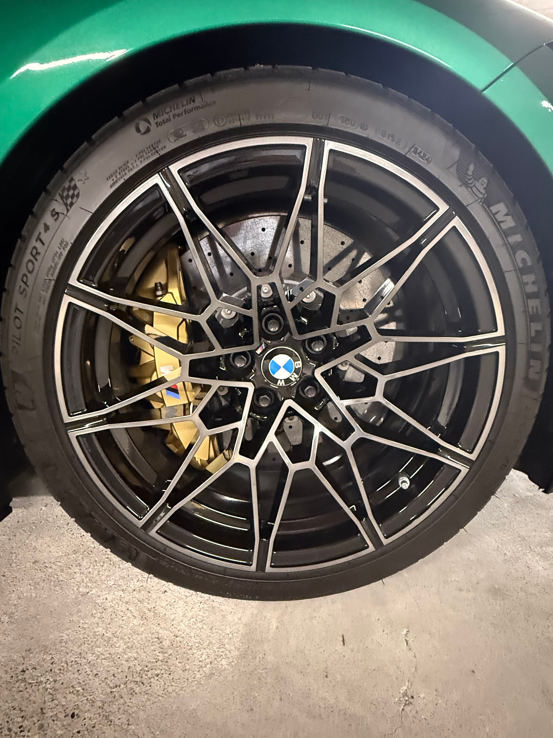 BMW M3 Competition xDrive - CH🇨🇭Auto - Full Carbone - Freins carbone Céramique-image-11