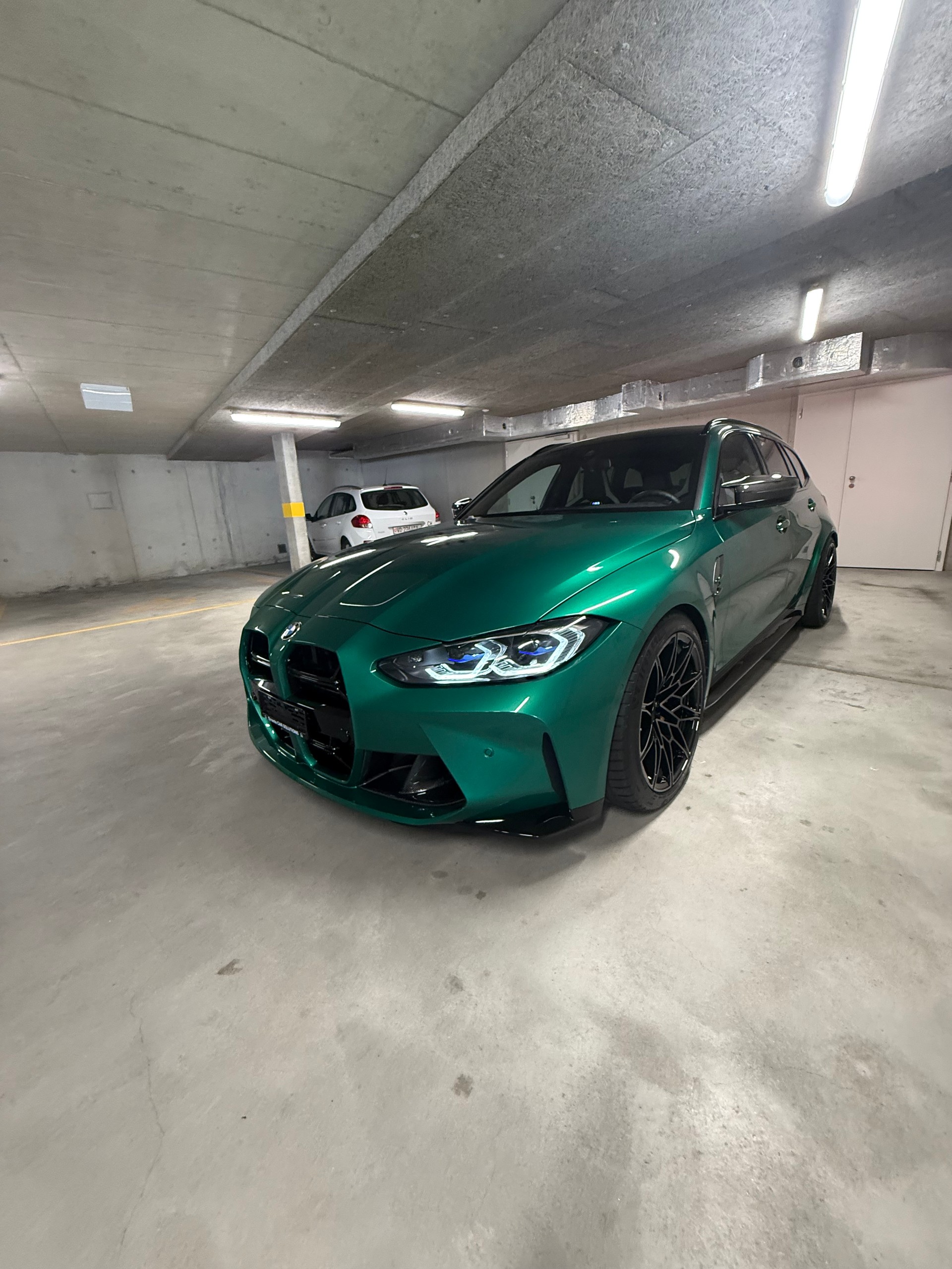 BMW M3 Competition xDrive - CH🇨🇭Auto - Full Carbone - Freins carbone Céramique-image-3