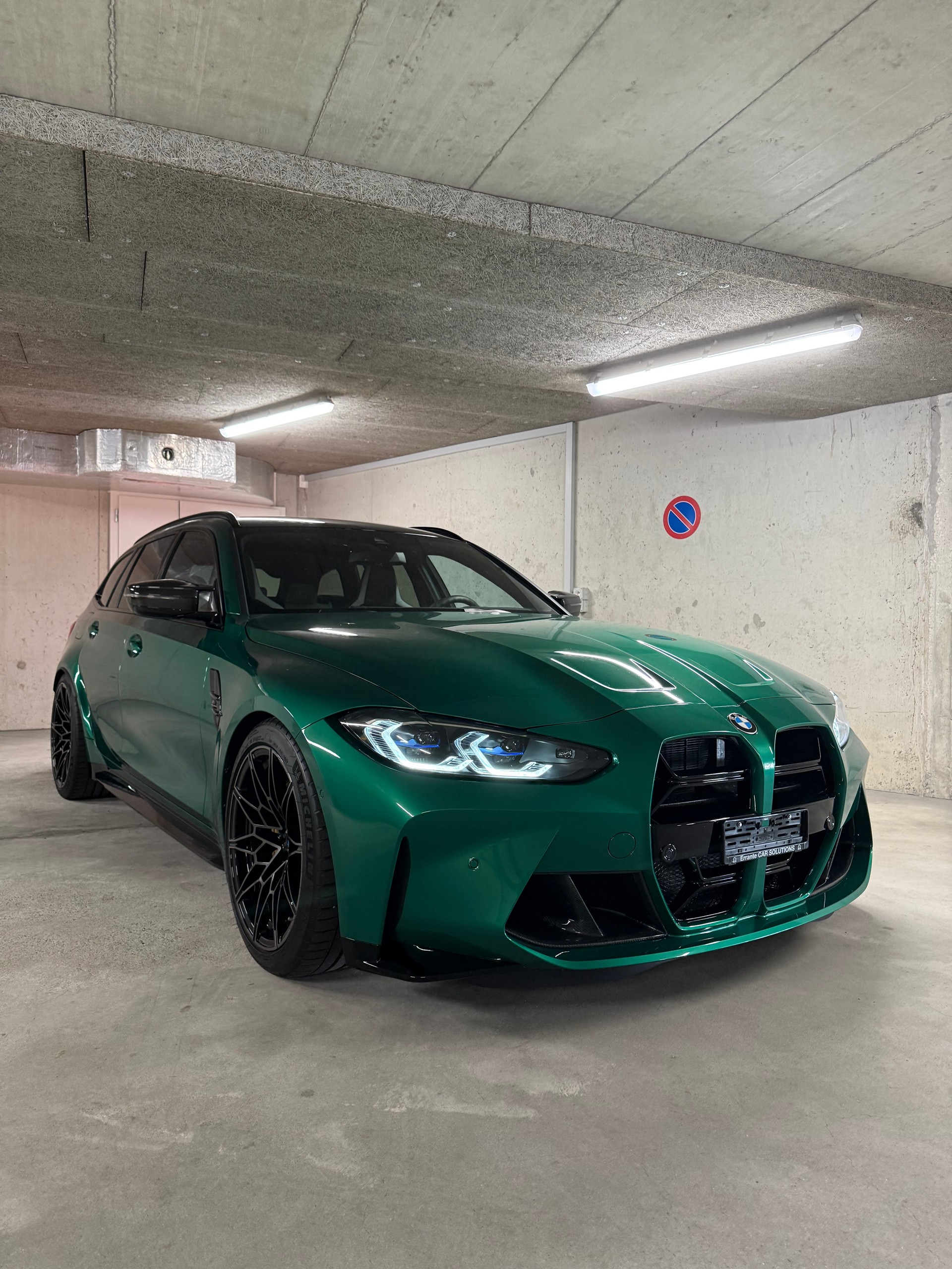 BMW M3 Competition xDrive - CH🇨🇭Auto - Full Carbone - Freins carbone Céramique-image-1