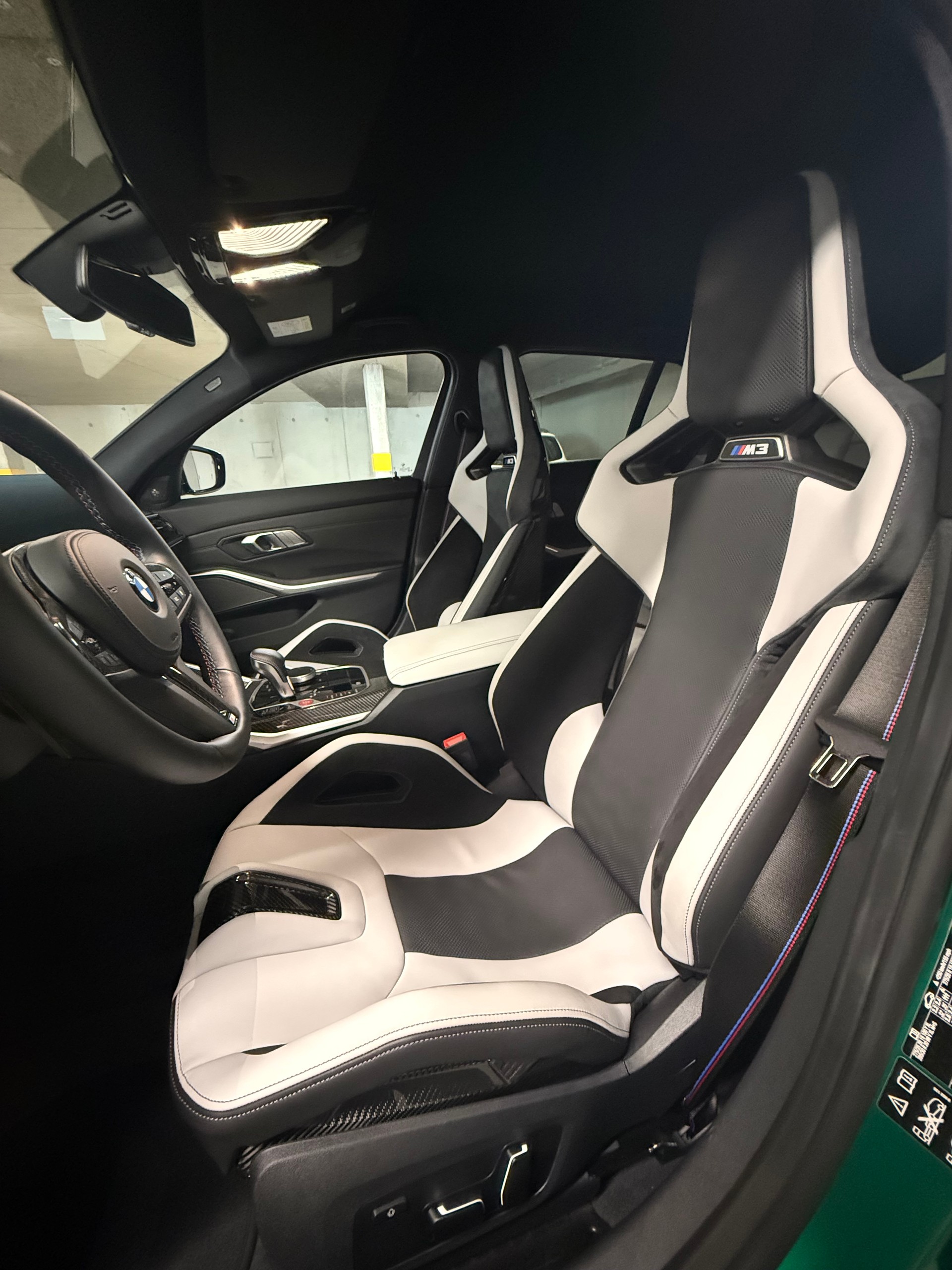 BMW M3 Competition xDrive - CH🇨🇭Auto - Full Carbone - Freins carbone Céramique-image-12