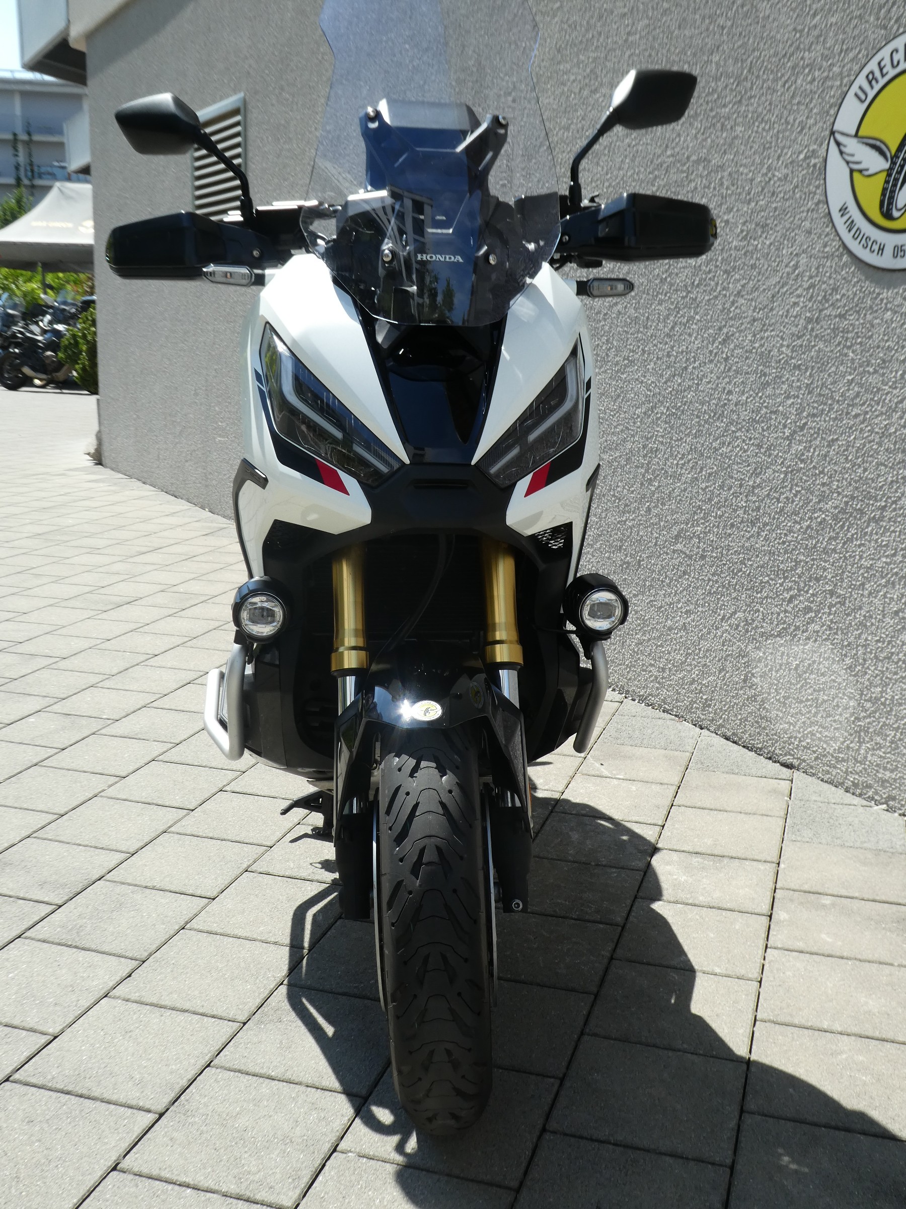 HONDA X-ADV 750-showroom-element-2