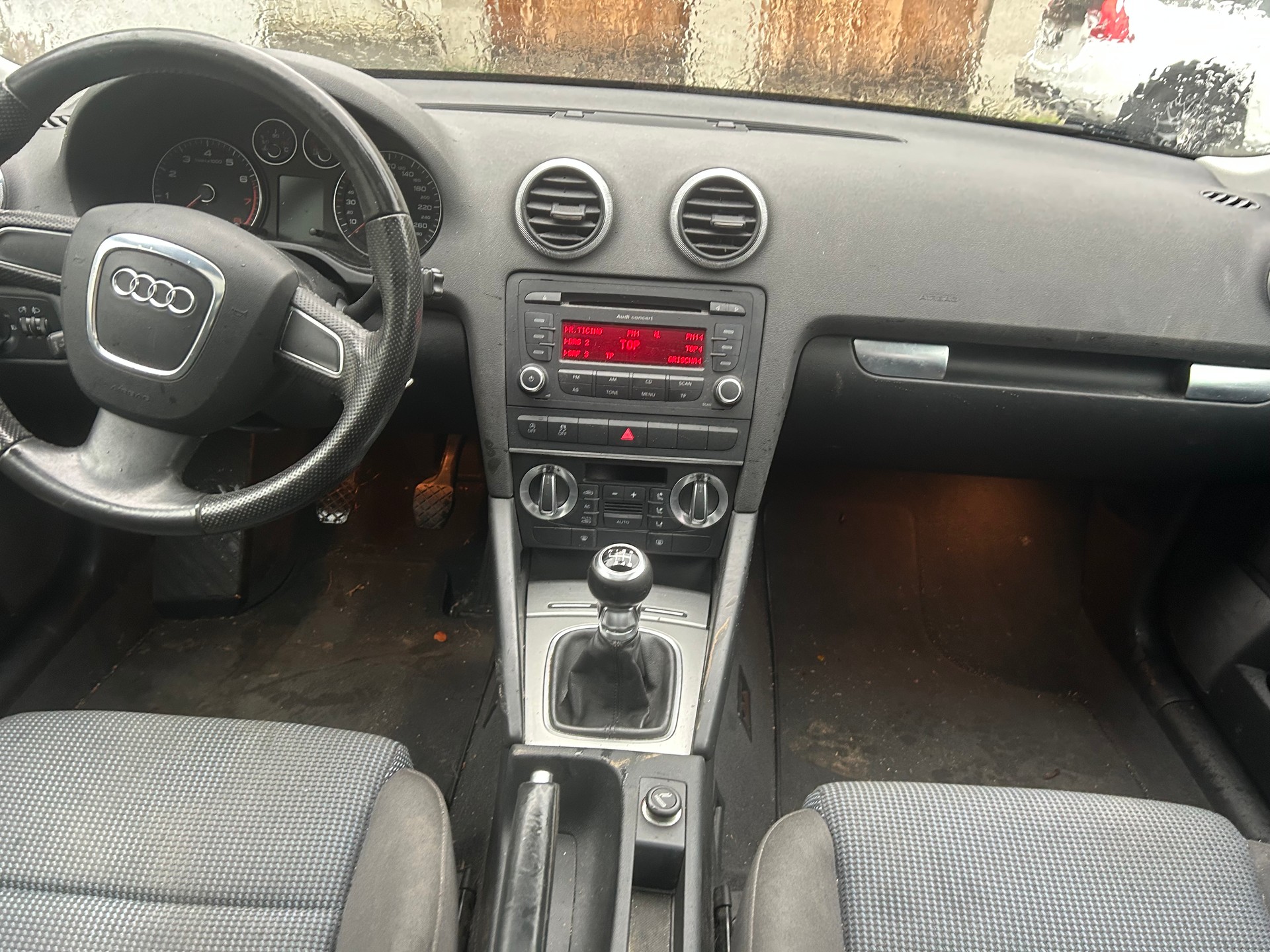 AUDI A3 Sportback 1.4 TFSI Ambiente-image-12