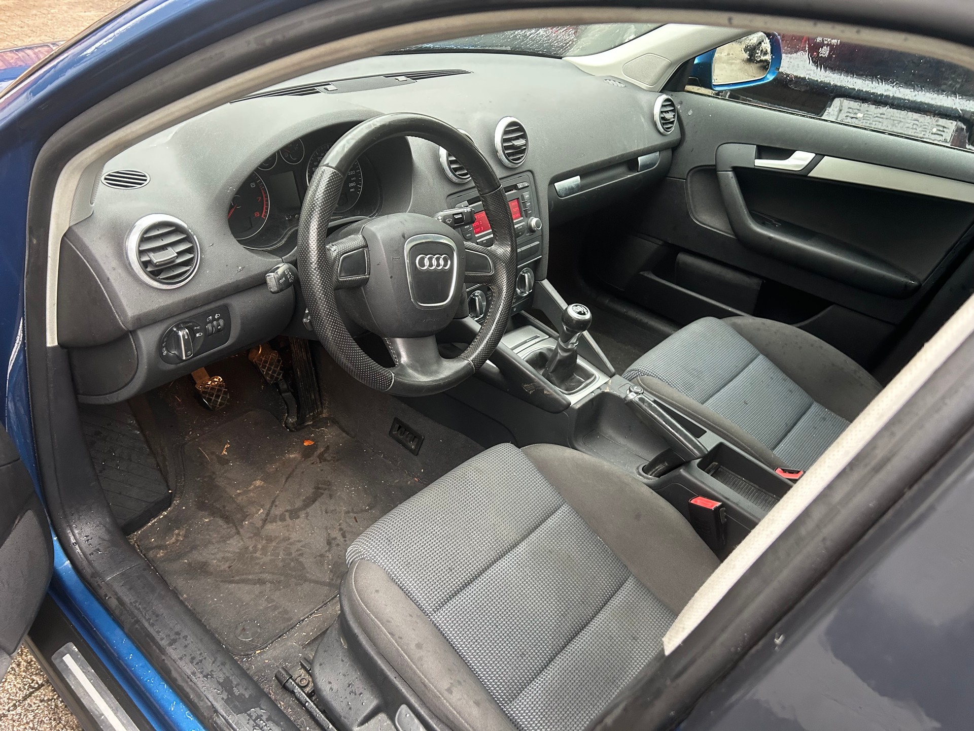 AUDI A3 Sportback 1.4 TFSI Ambiente-image-13