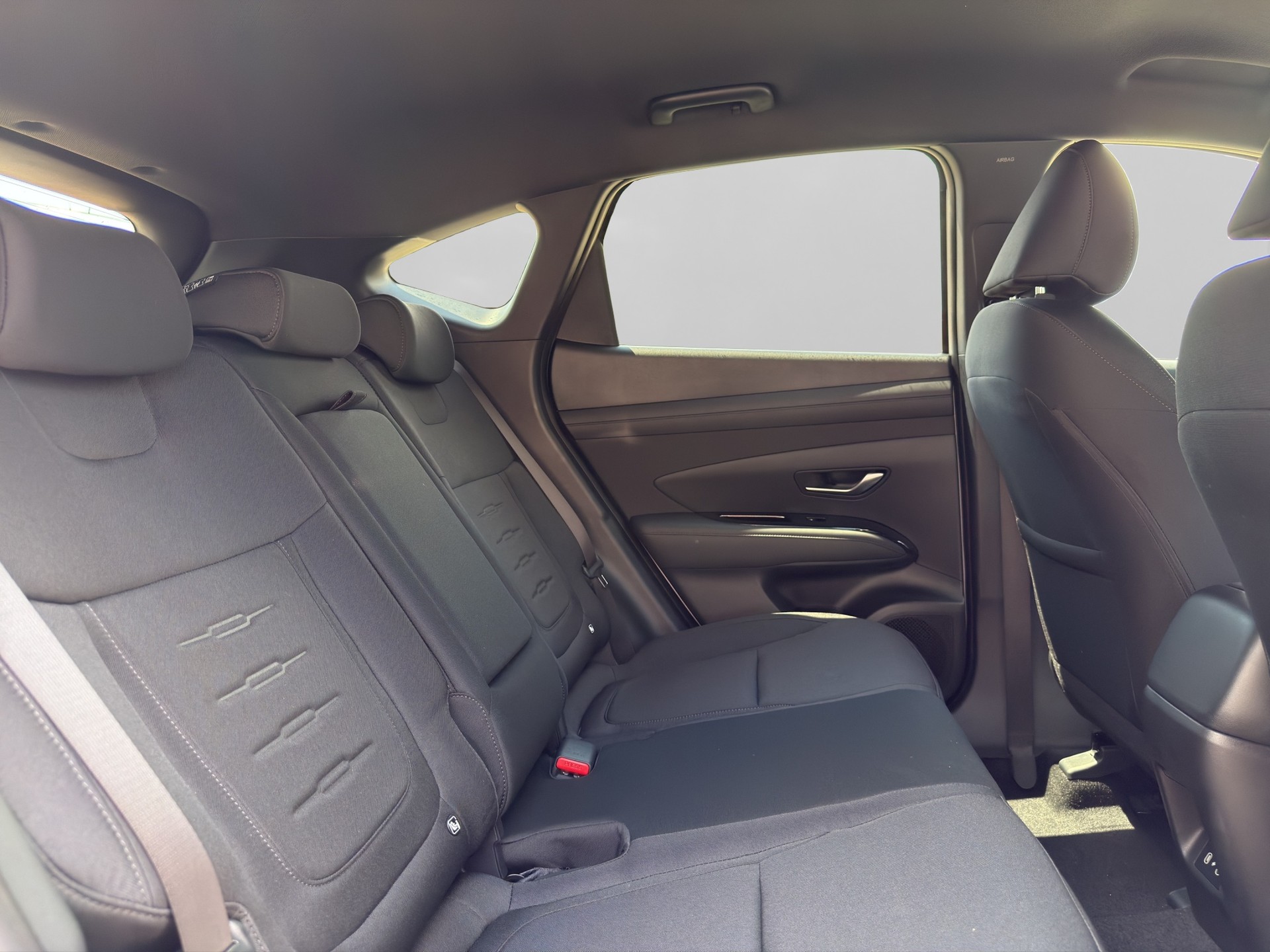 HYUNDAI Tucson 1.6 TGDI HEV Origo Black Line 4WD-image-10