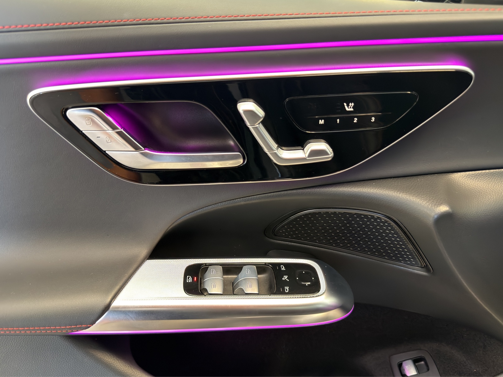 MERCEDES-BENZ E 53 Hybrid T 4Matic+ 9G-Tronic-image-13