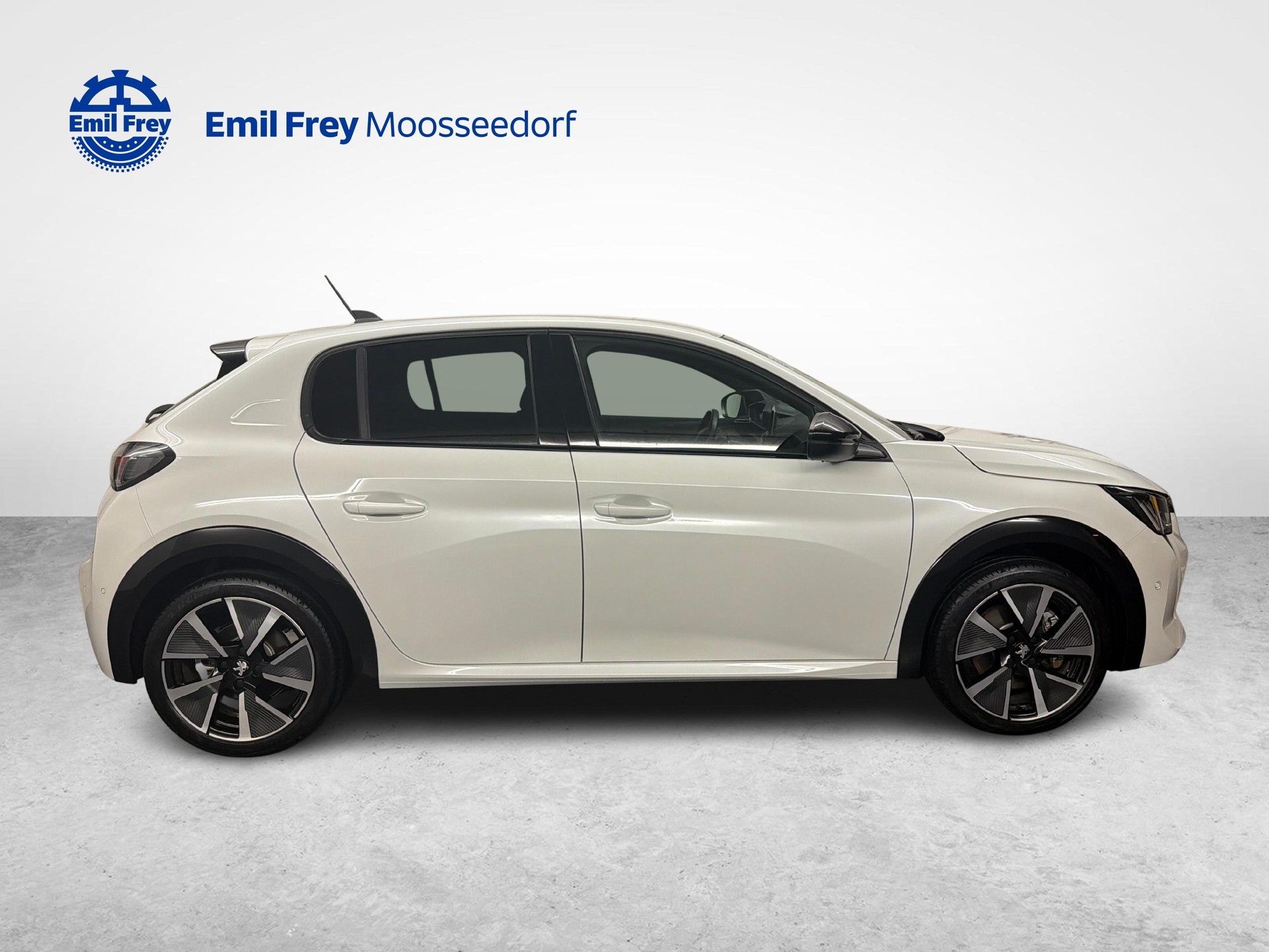 PEUGEOT 208 e-GT-image-6