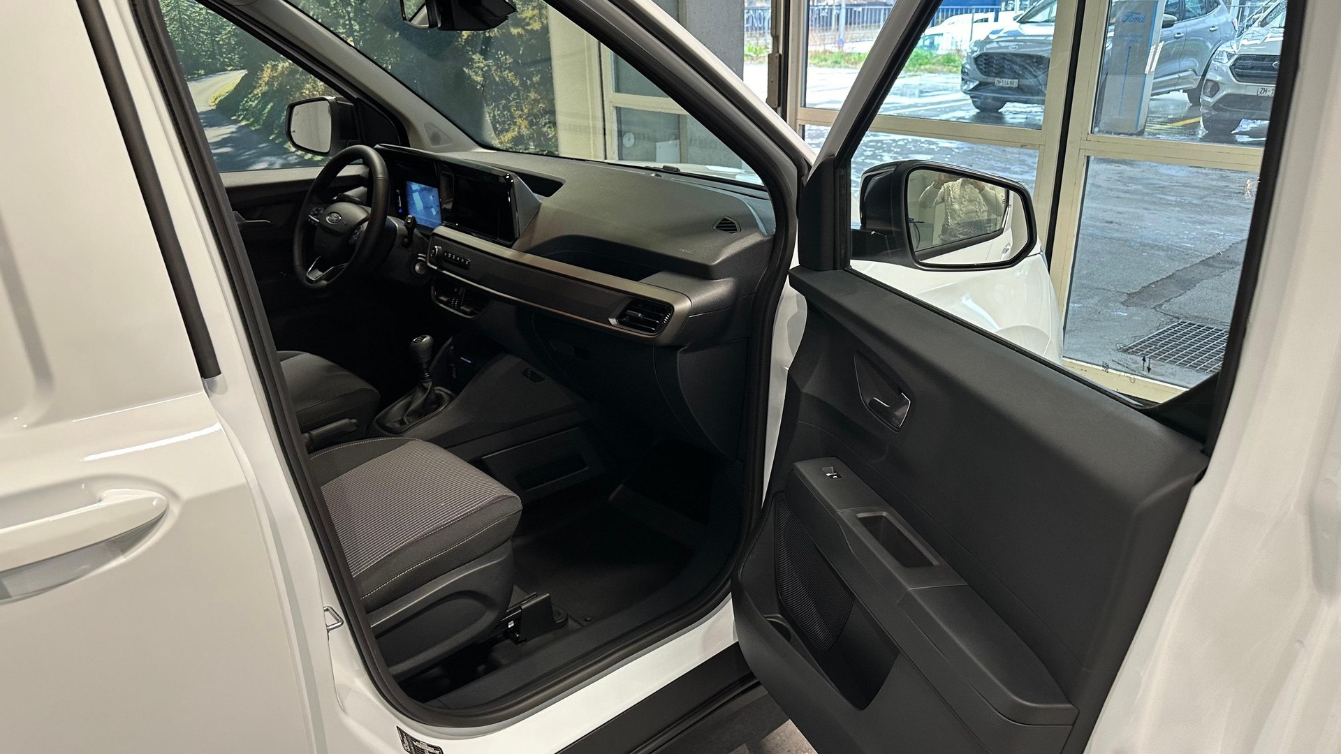 FORD Transit Courier Van 1.0 EcoBoost Trend-image-9