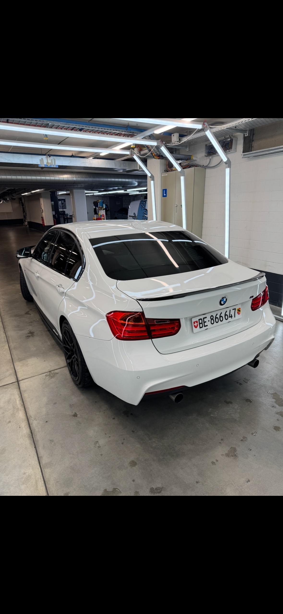 BMW 335i-image-1
