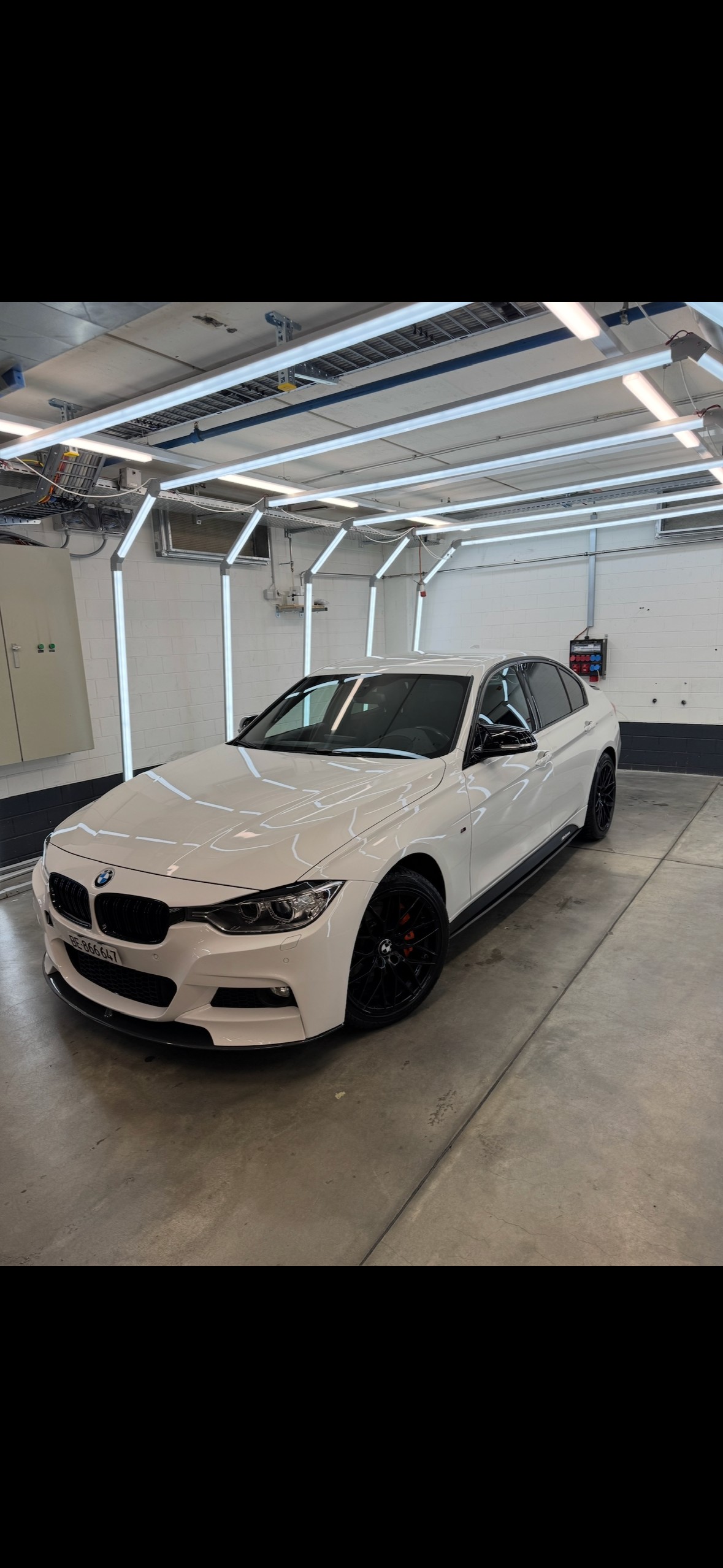 BMW 335i-image-0