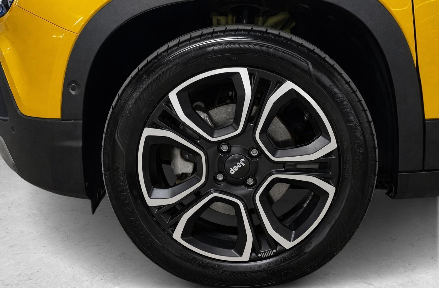 JEEP Avenger Summit-image-8