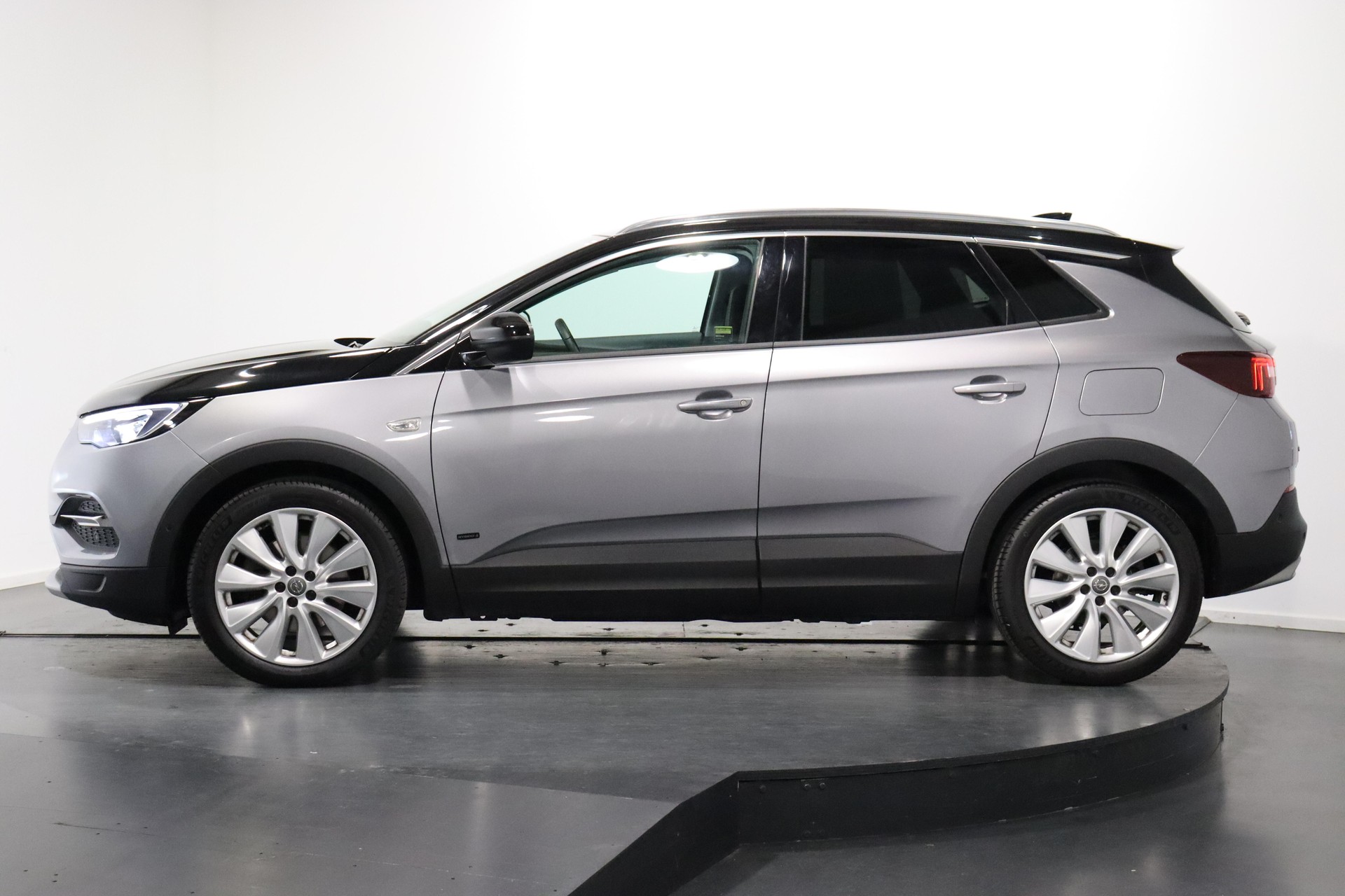 OPEL Grandland X 1.6 T PHEV Excellence-image-1