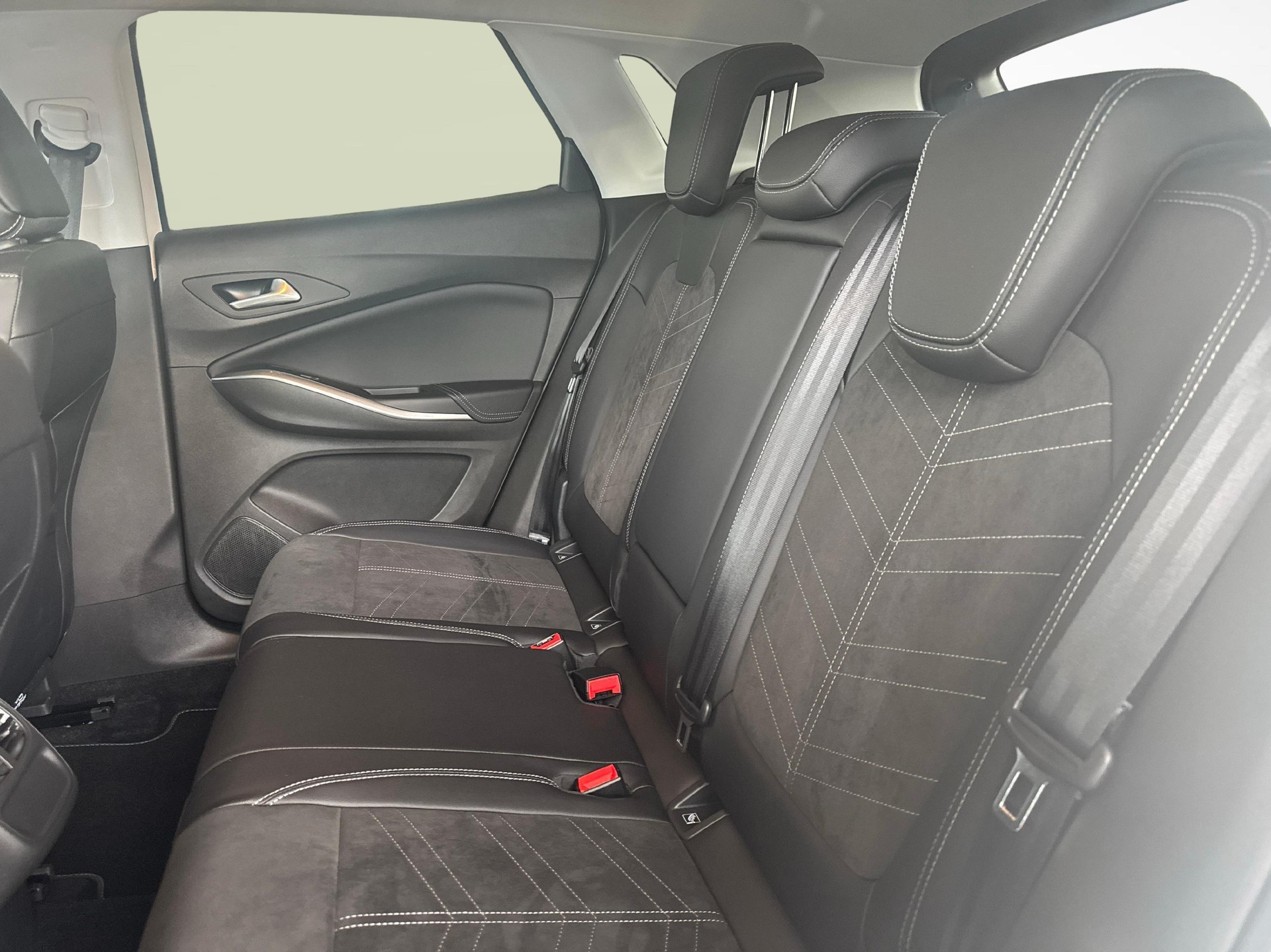 OPEL Grandland 1.2 T Elegance-image-9