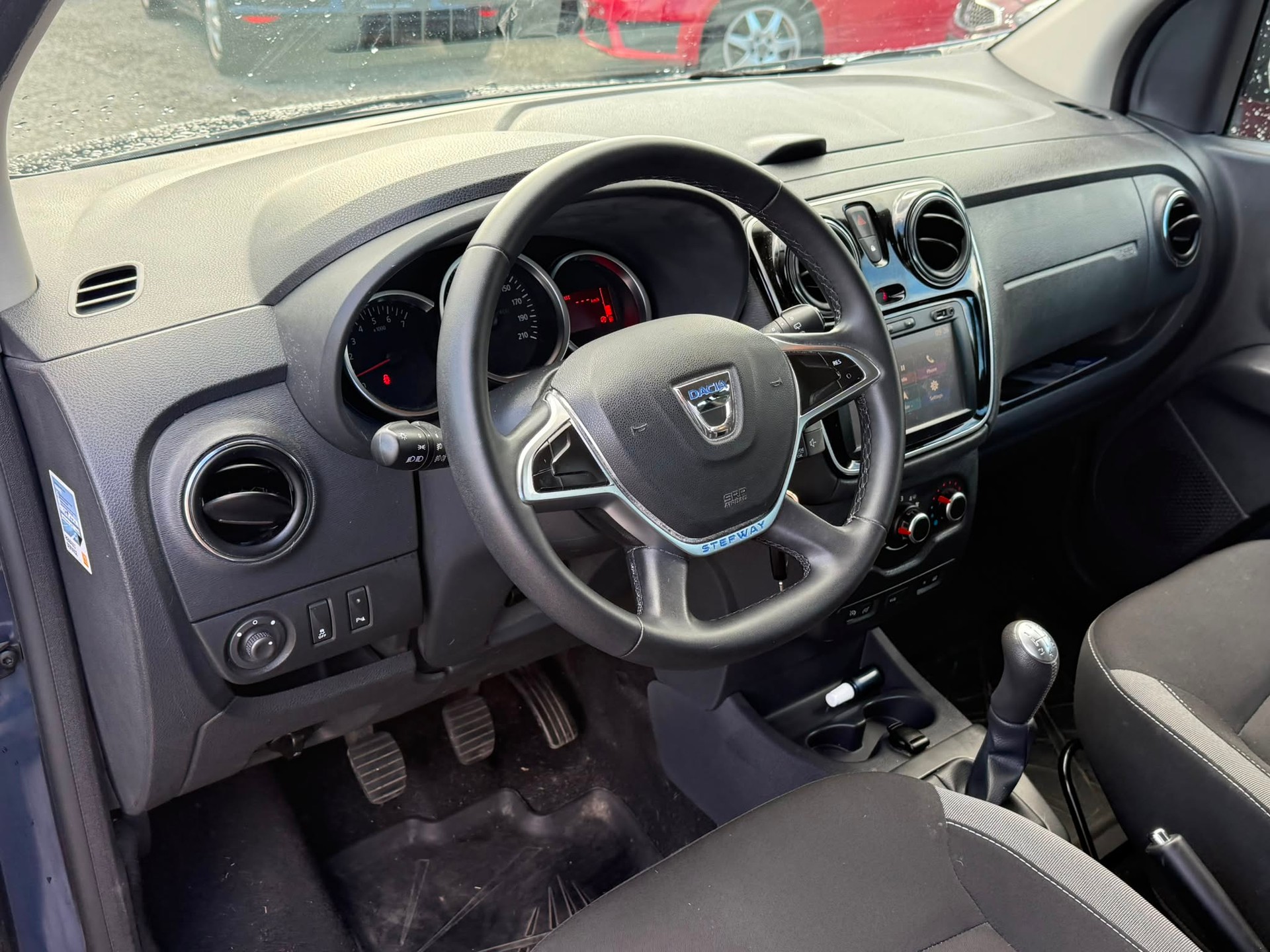 DACIA Lodgy 1.2 Turbo Stepway Unlimited 2 7PL-image-9