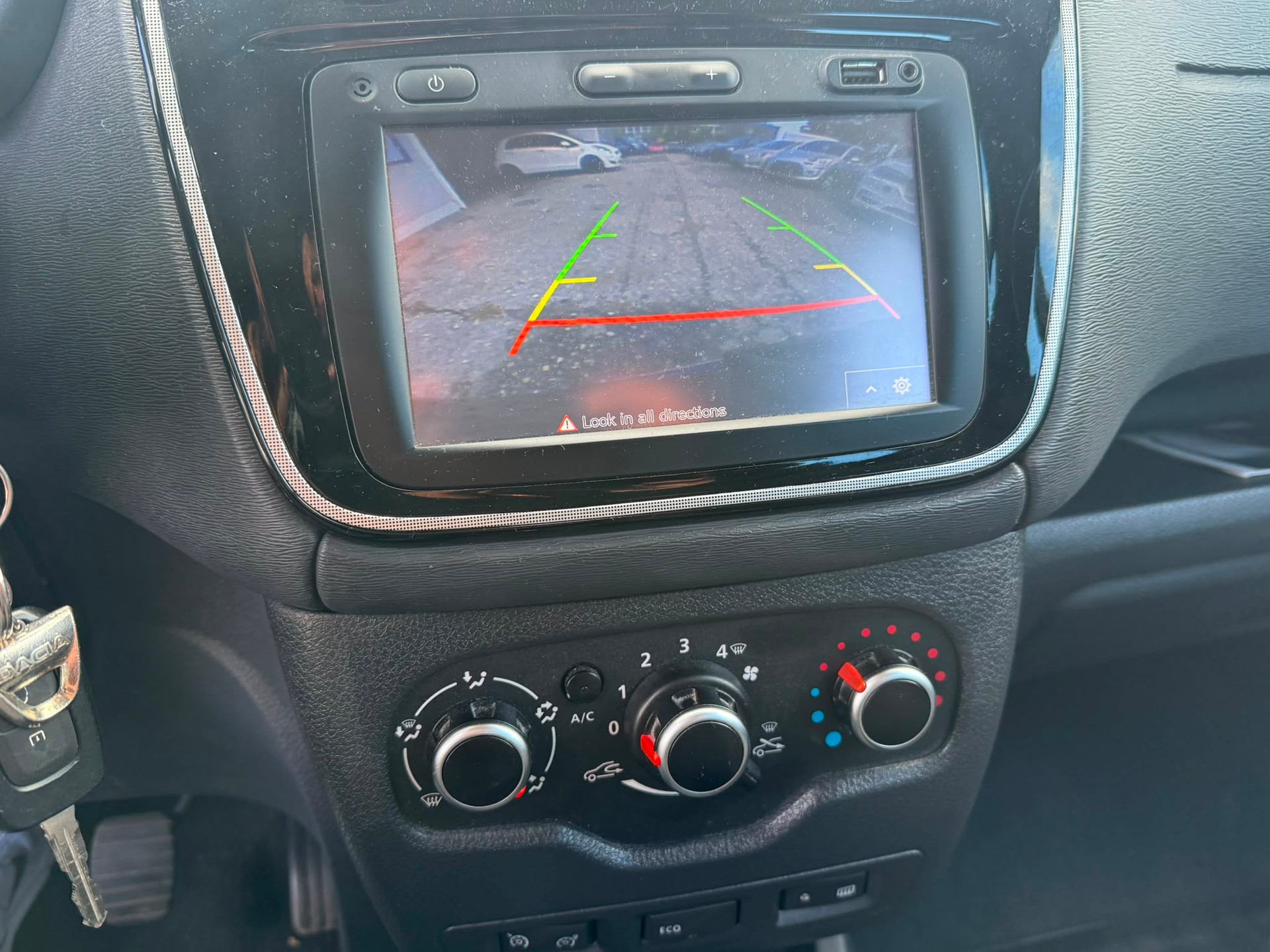 DACIA Lodgy 1.2 Turbo Stepway Unlimited 2 7PL-image-8