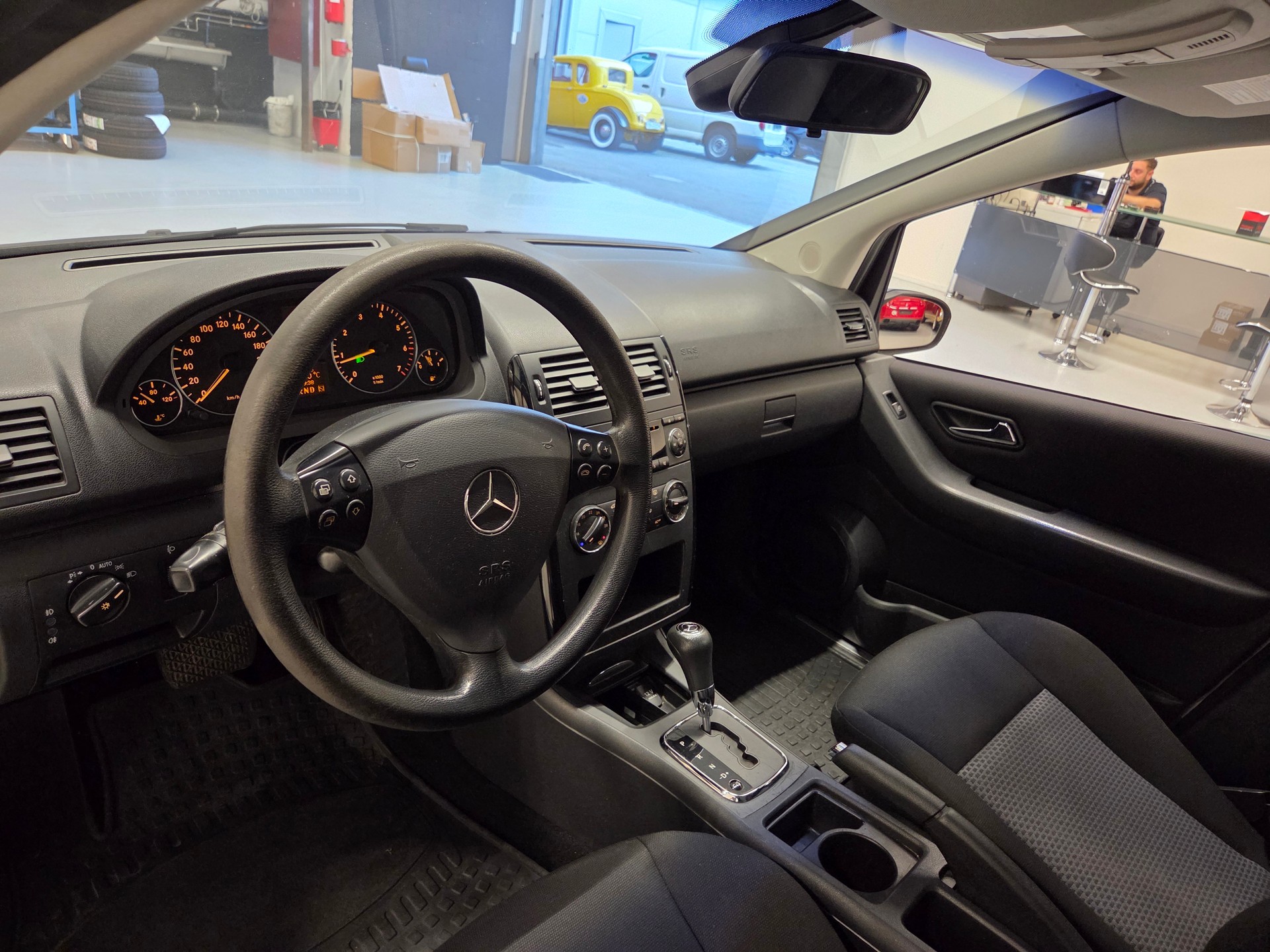 MERCEDES-BENZ A 170 Classic Automat-image-8