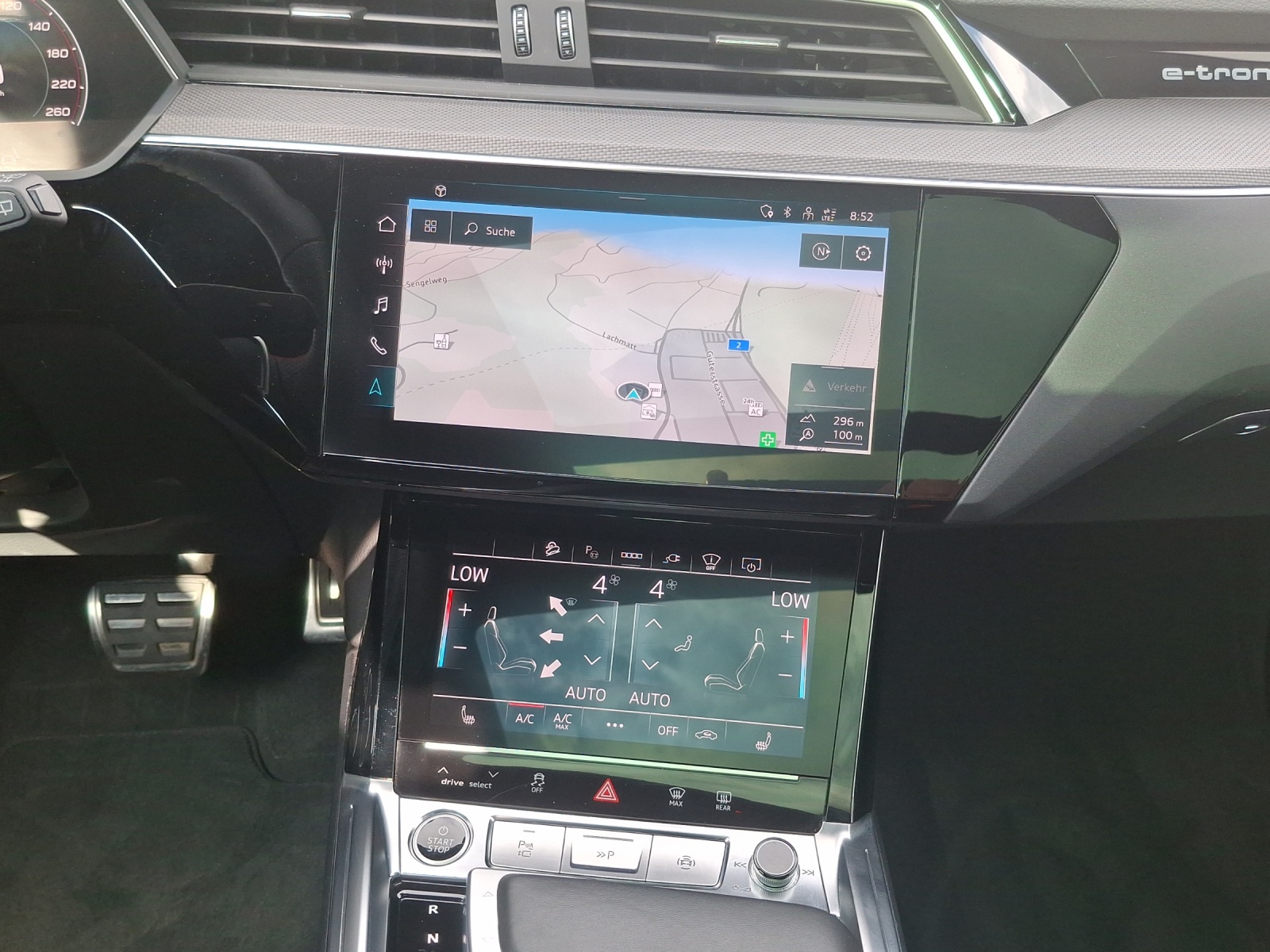 AUDI Q8 55 e-tron Black Edition quattro-image-11