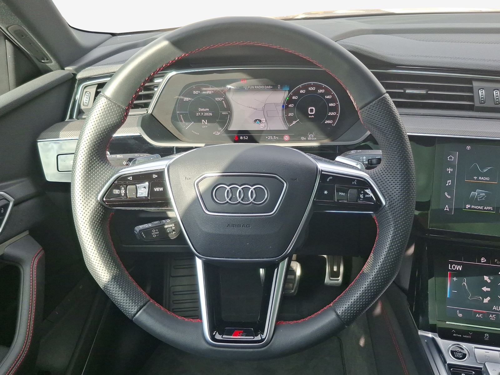 AUDI Q8 55 e-tron Black Edition quattro-image-10